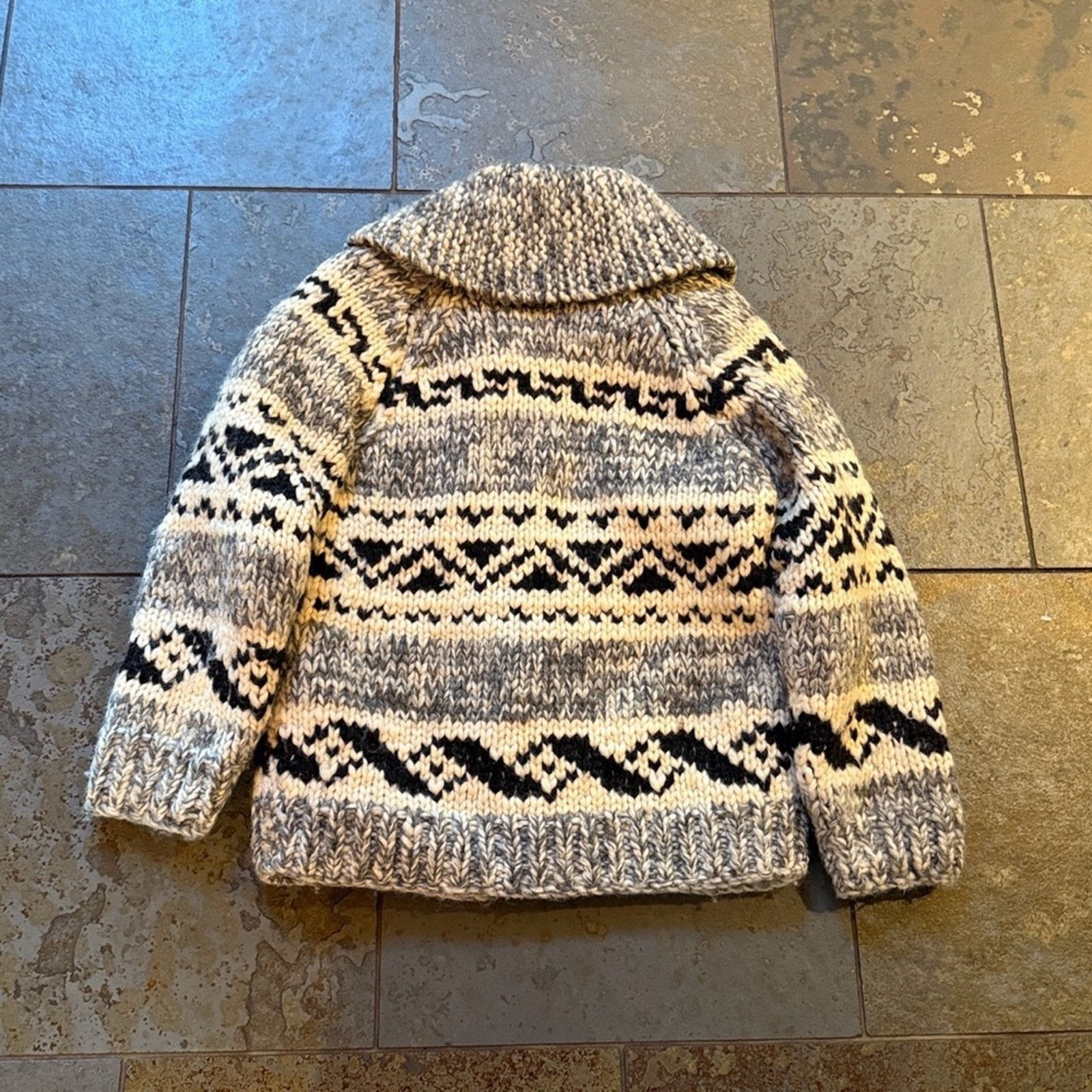 Vintage Vintage Cowichan fully lined zip front 100% Wool sweater sm. Size S / US 4 / IT 40 - 5 Thumbnail