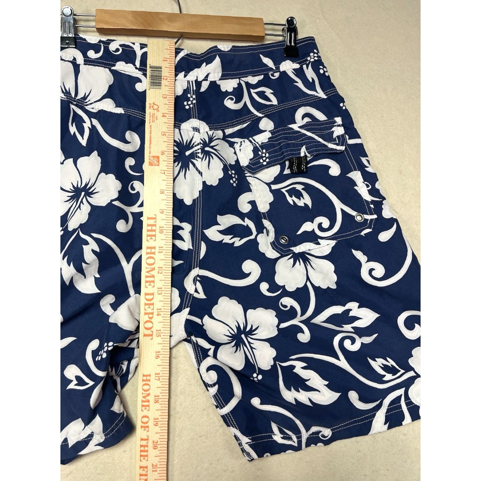 Gotcha Gotcha Board Shorts Men 32 Navy White 100% Polyester Tropical Floral Drawstring Pockets Beach Surfing Size US 32 / EU 48 - 4 Thumbnail