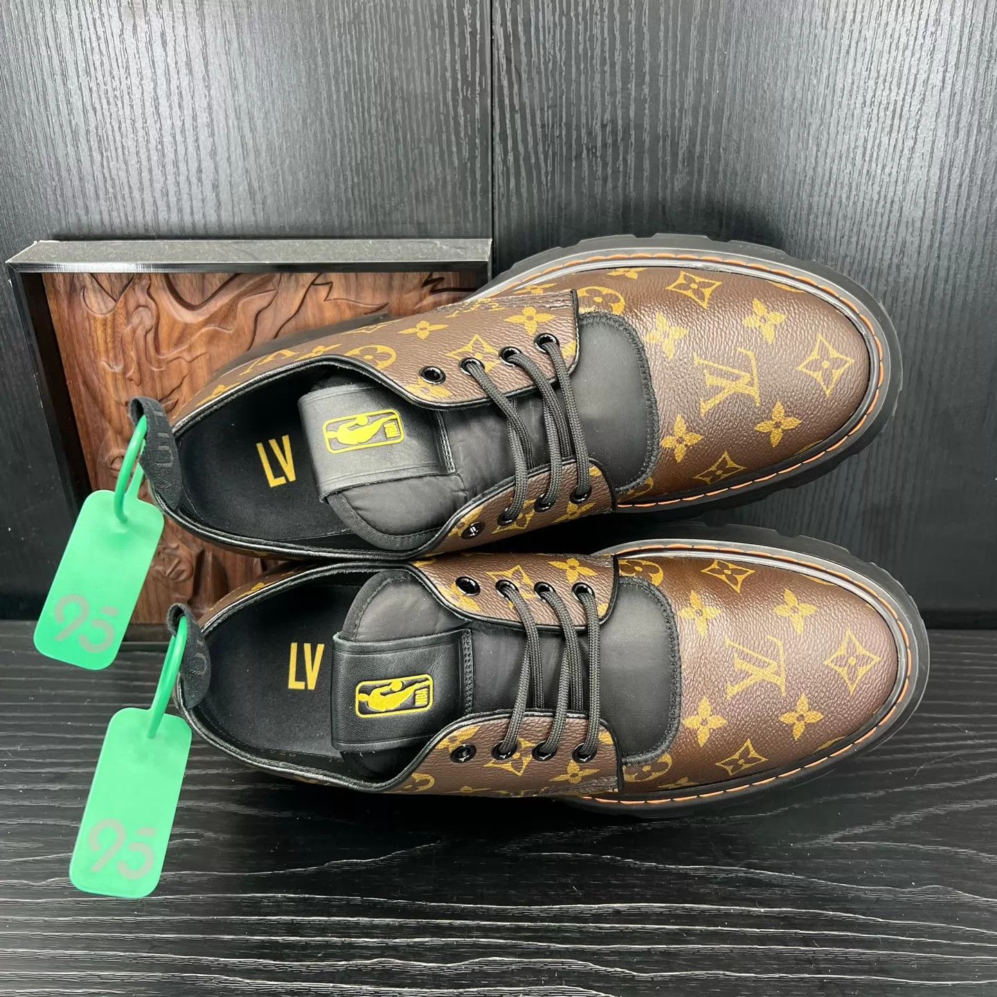Louis Vuitton LV x NBA Bold Full Print Leather Shoes 7.5/41.5 LN Size US 7.5 / EU 40-41 - 8 Thumbnail