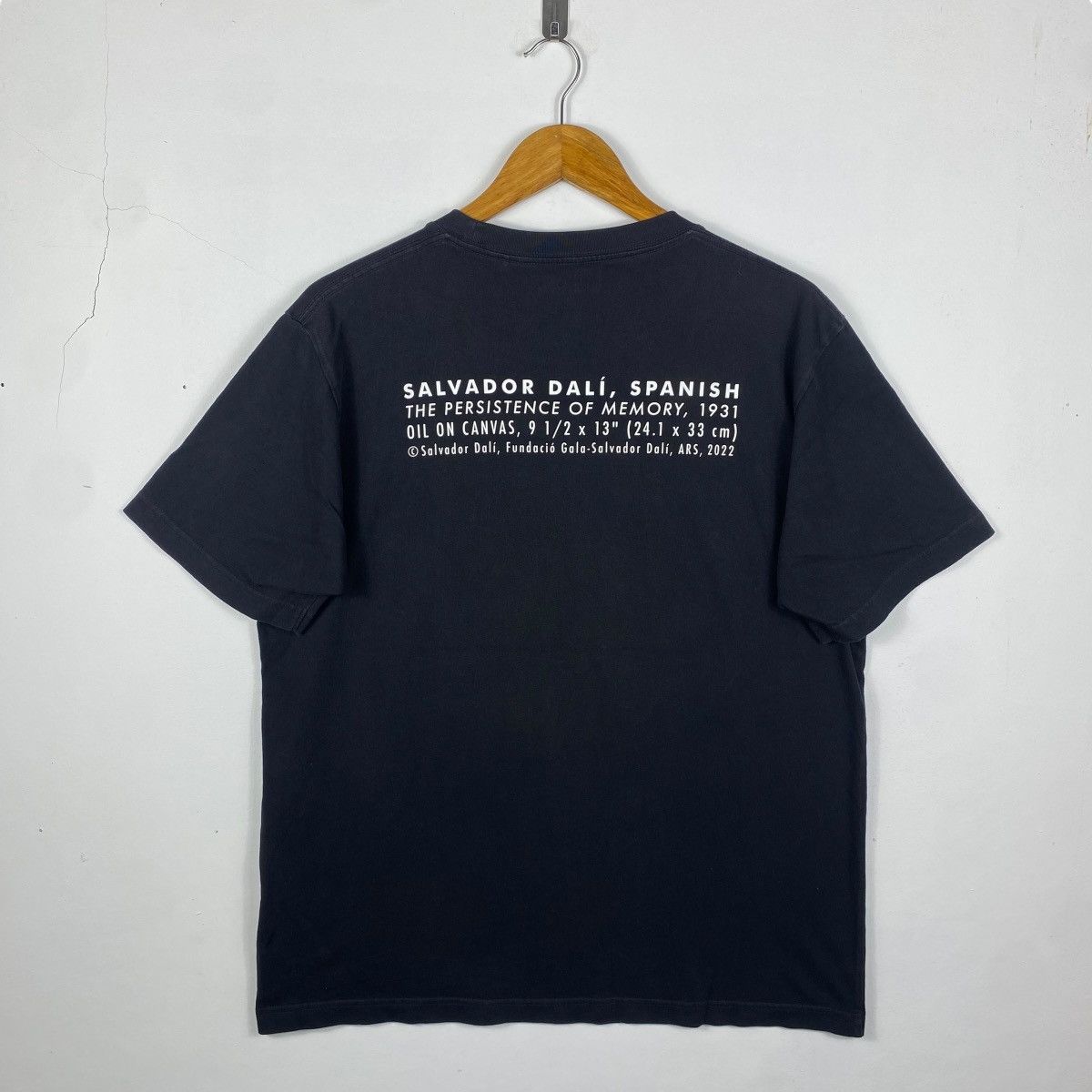 Japanese Brand SALVADOR DALI The Persistence Of Memory Artwork MoMa Tee Size US XL / EU 56 / 4 - 6 Thumbnail