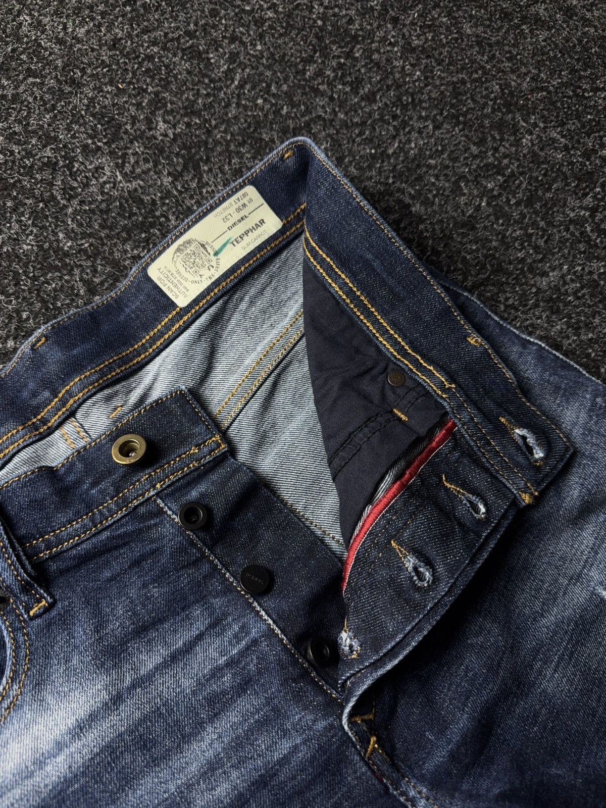 Diesel Luxury 00s Diesel Tepphar Made in Italy Slim Tapered Jeans Size US 30 / EU 46 - 8 Thumbnail