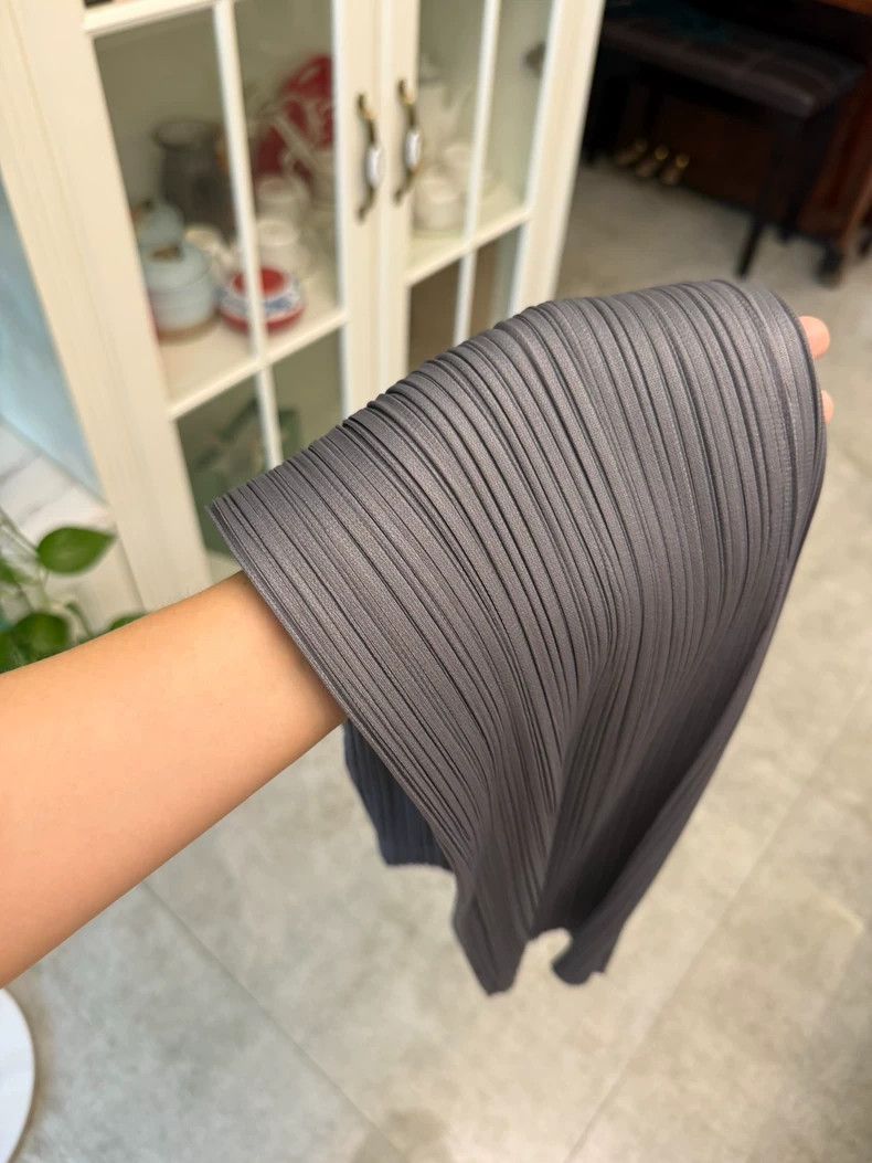 Issey Miyake Issey Miyake size:1 Dark grey pleated trousers Size 31" - 7 Thumbnail