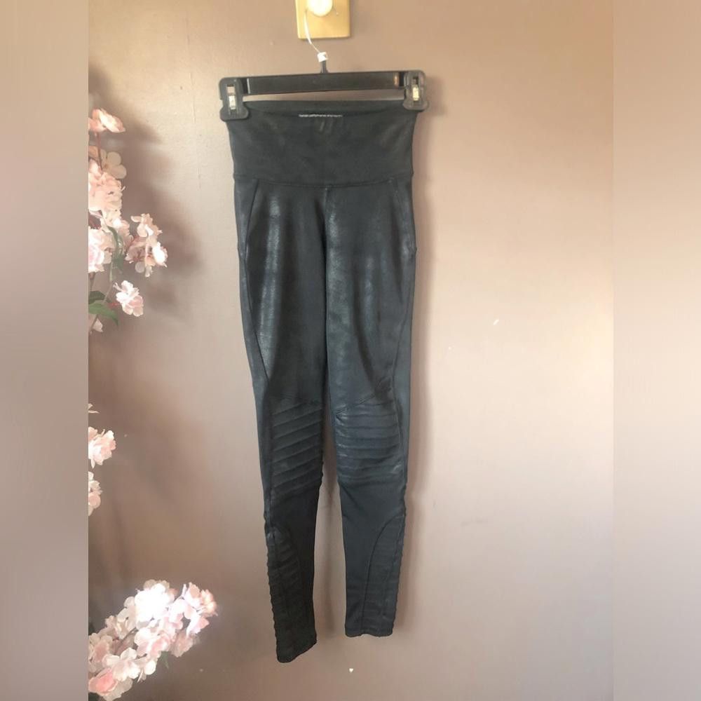 Other Compression Leggings by Human performance engineering pants Size 26" / US 2 / IT 38 - 1 Thumbnail