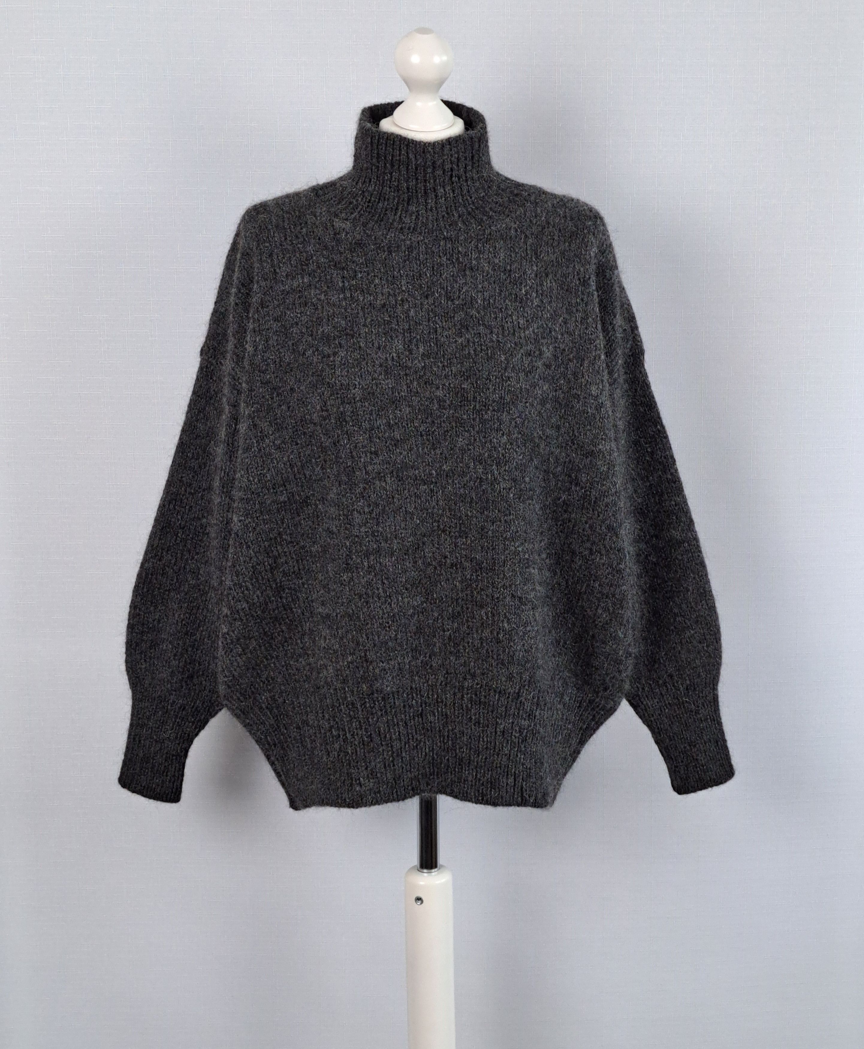 Designer SKALL STUDIO Issy knit sweater in dark gray. Size XS / US 0-2 / IT 36-38 - 1 Thumbnail