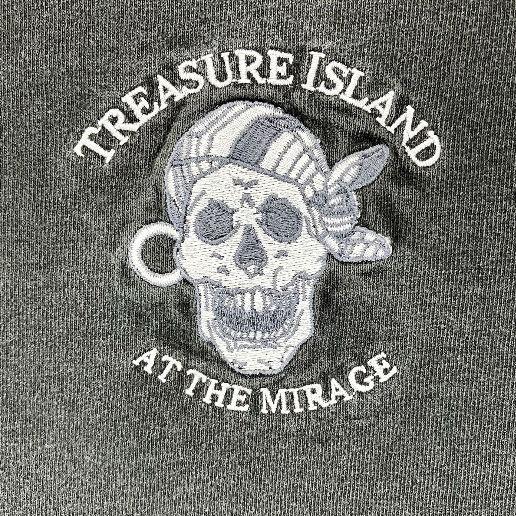 Other VINTAGE TREASURE ISLAND AT THE MIRAGE T-Shirt Oversized Large Men Crew Neck Black Cotton 90s Grunge Punk Skull Logo Emoji? (wait) Size US L / EU 52-54 / 3 - 3 Thumbnail