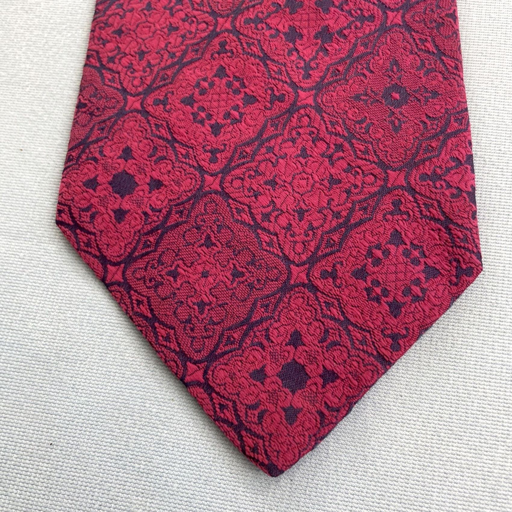 Vintage vtg 1970s Neck Tie Woven Texture Optical Geometric Floral Burst Bright Pink 4x55 Capsule Wide Necktie Size ONE SIZE - 7 Thumbnail