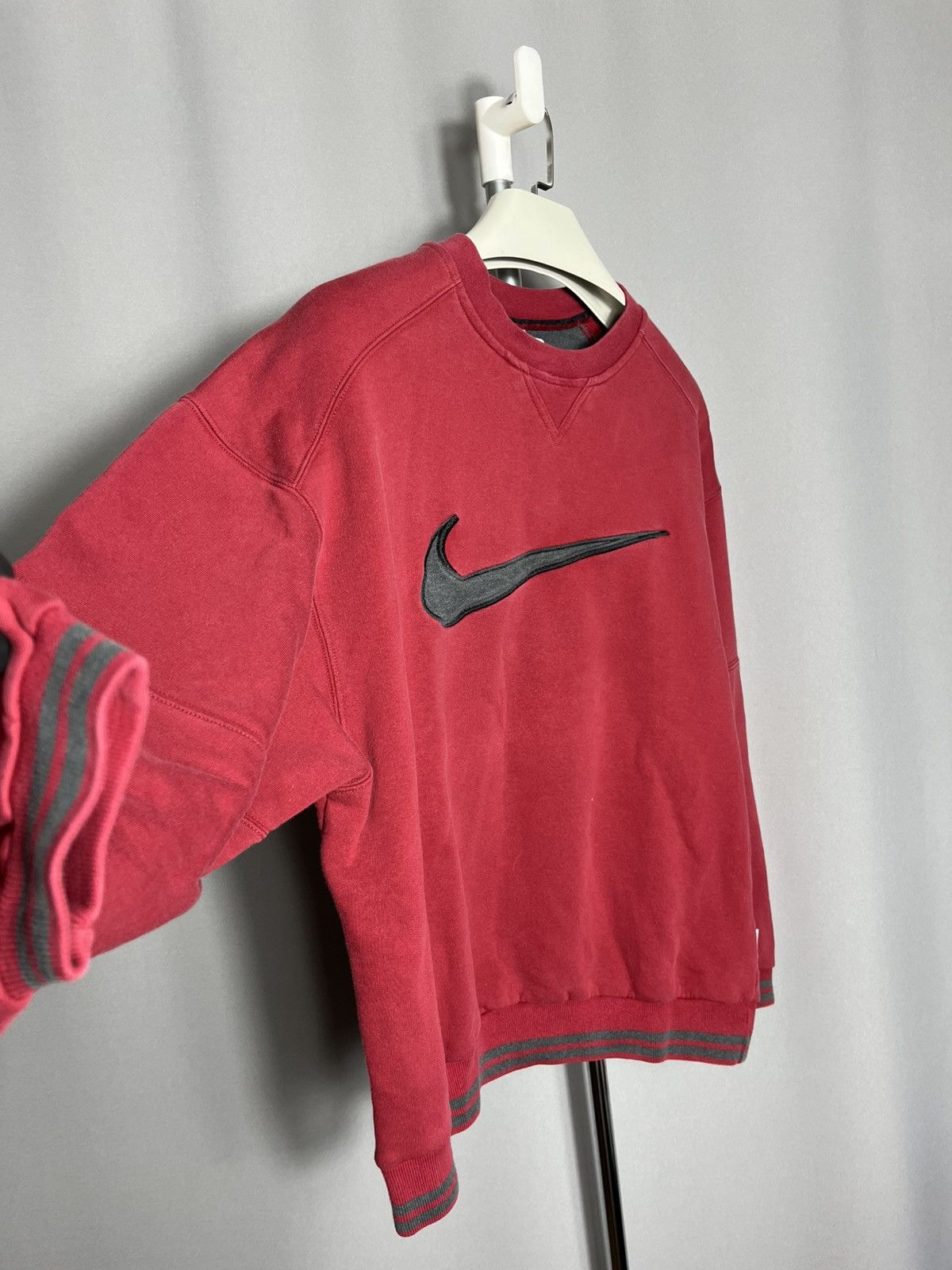 Nike Vintage Nike 90s sweatshirt mens red center logo big swoosh Size US M / EU 48-50 / 2 - 8 Thumbnail
