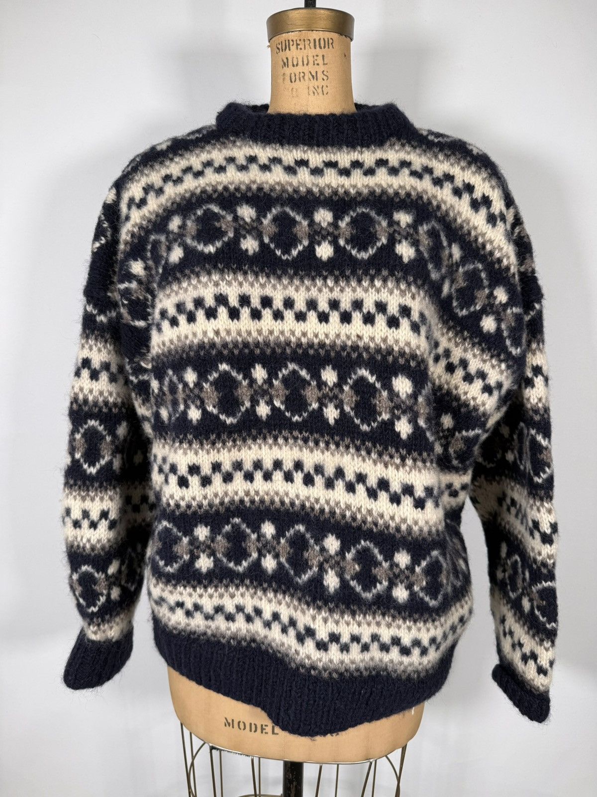 Vintage Vintage Chunky Knitted Navy Cream Wool Sweater Size US L / EU 52-54 / 3 - 1 Thumbnail