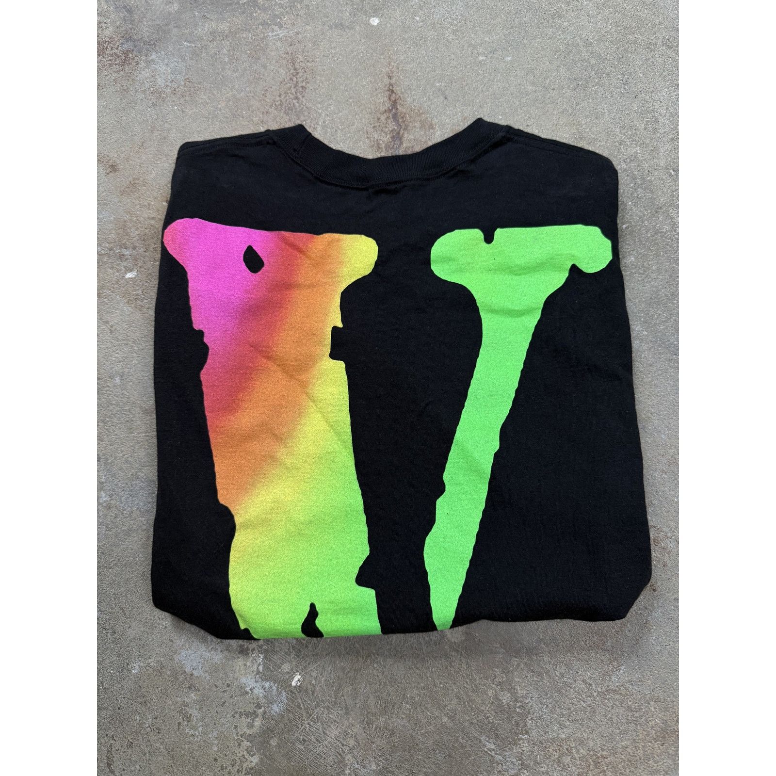 Vlone Vlone Tee green Purple Used Medium Size US M / EU 48-50 / 2 - 3 Thumbnail