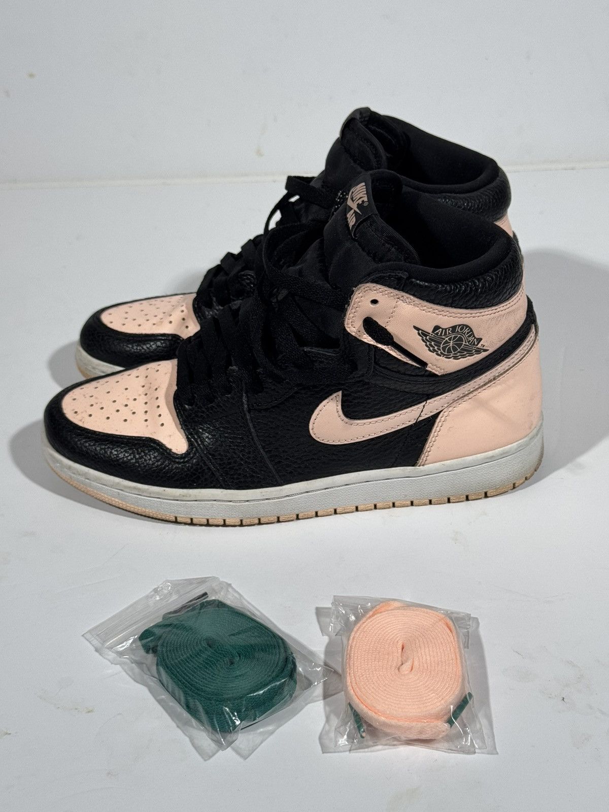 Jordan Brand × Nike Jordan 1 Retro High Black Crimson Tint Size US 8 / EU 41 - 5 Thumbnail
