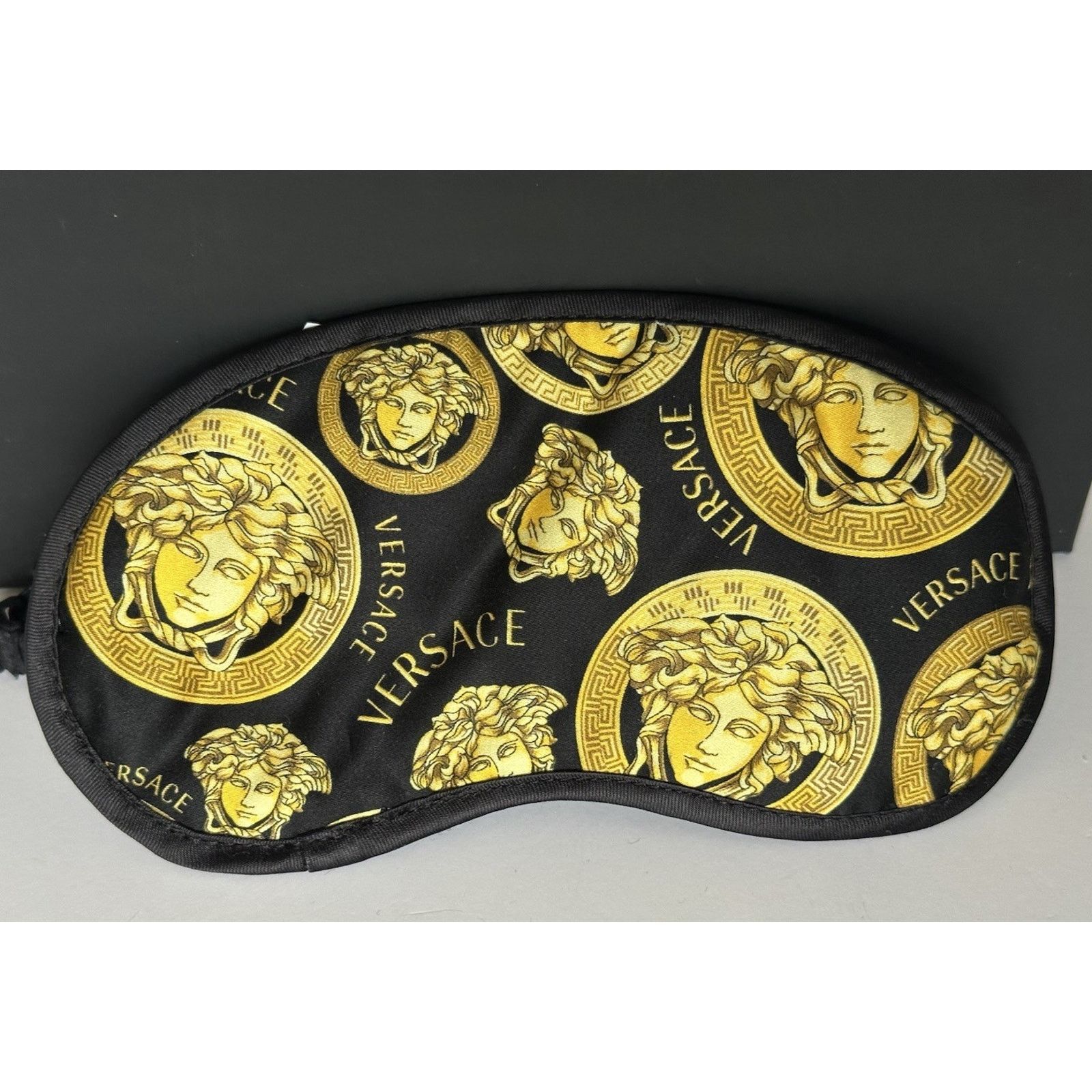 Versace Versace Black Gold Medusa Allover Print Sleep Mask ZMAS18107 Size ONE SIZE - 4 Thumbnail