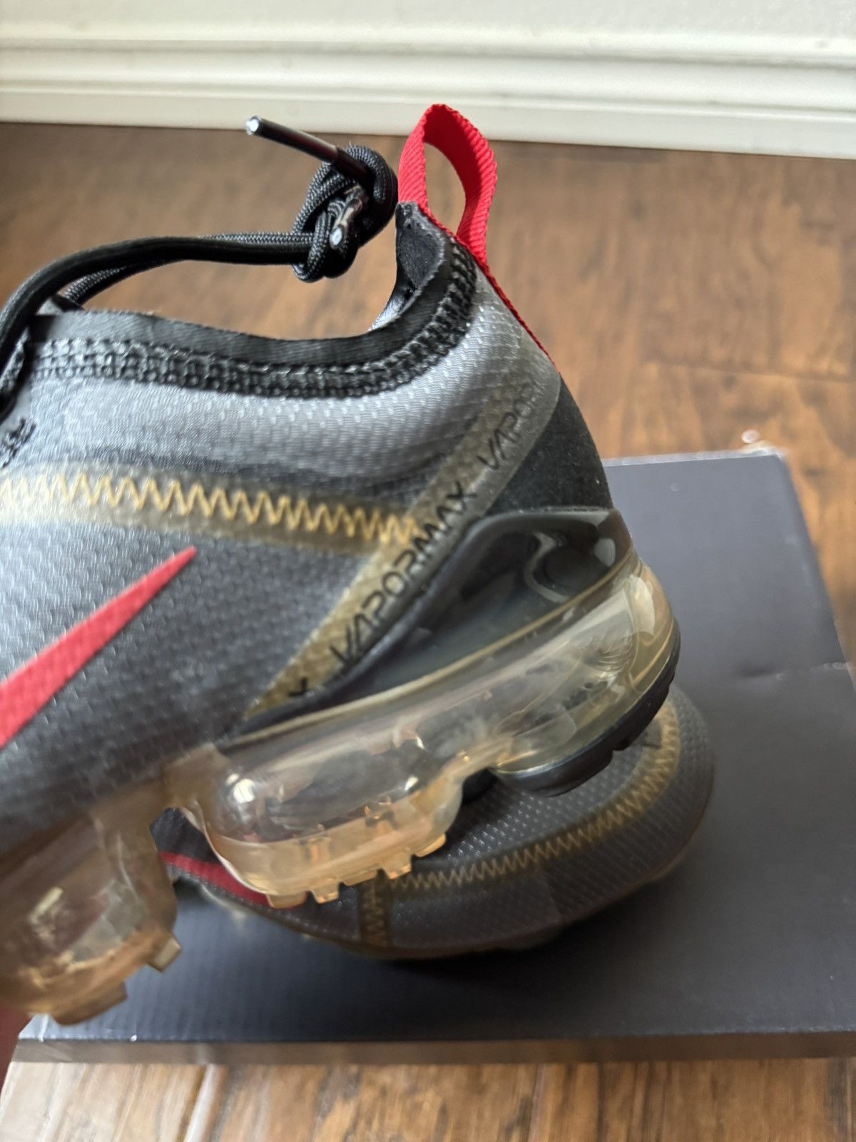 Nike Nike VaporMax 2019 Black/Gold/Red Size US 6.5 / IT 36.5 - 7 Thumbnail