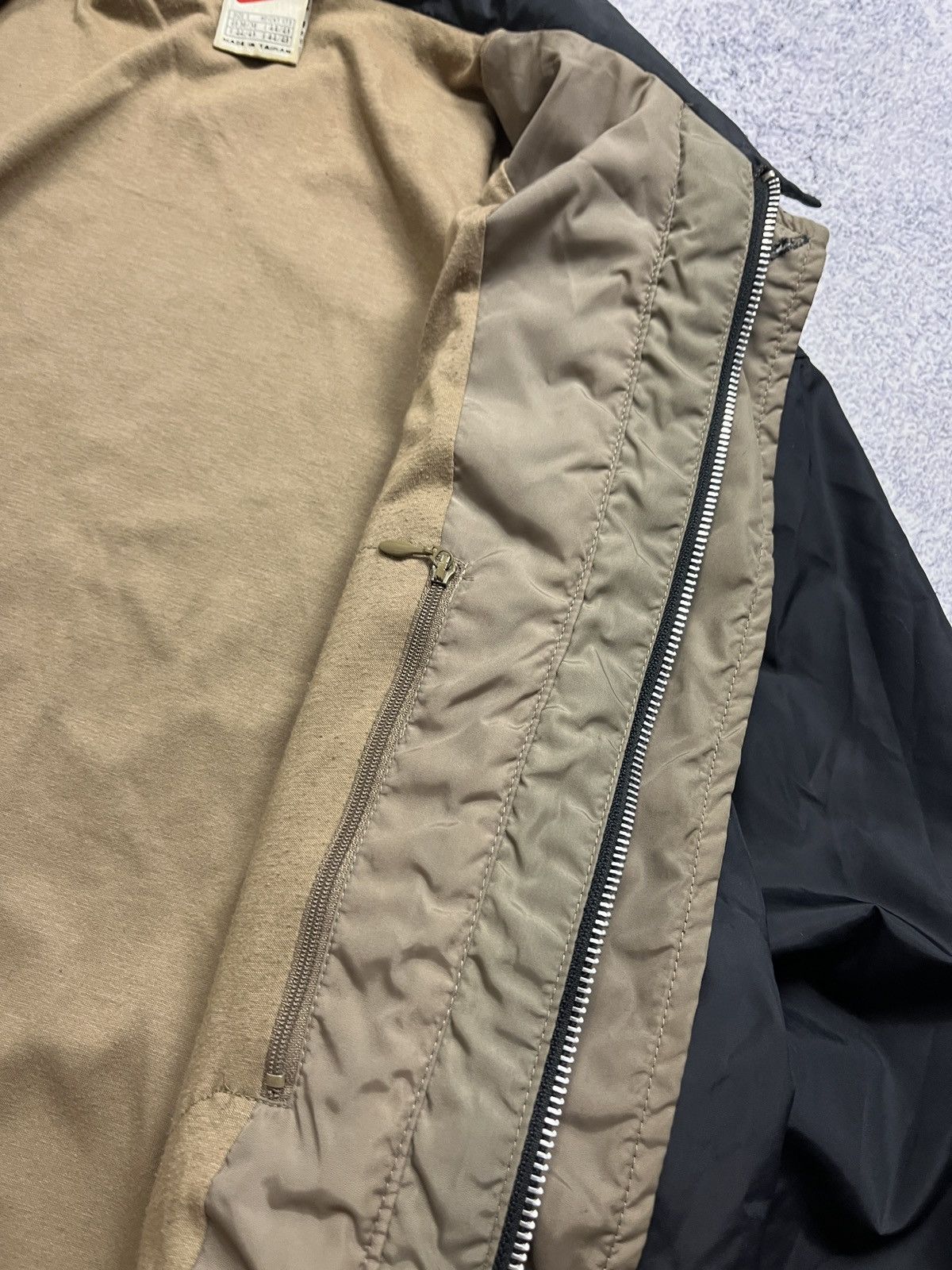 Nike × Vintage Nike Vintage Big Logo Swoosh Nylon Bomber Jacket 90s Y2K Size US S / EU 44-46 / 1 - 12 Thumbnail