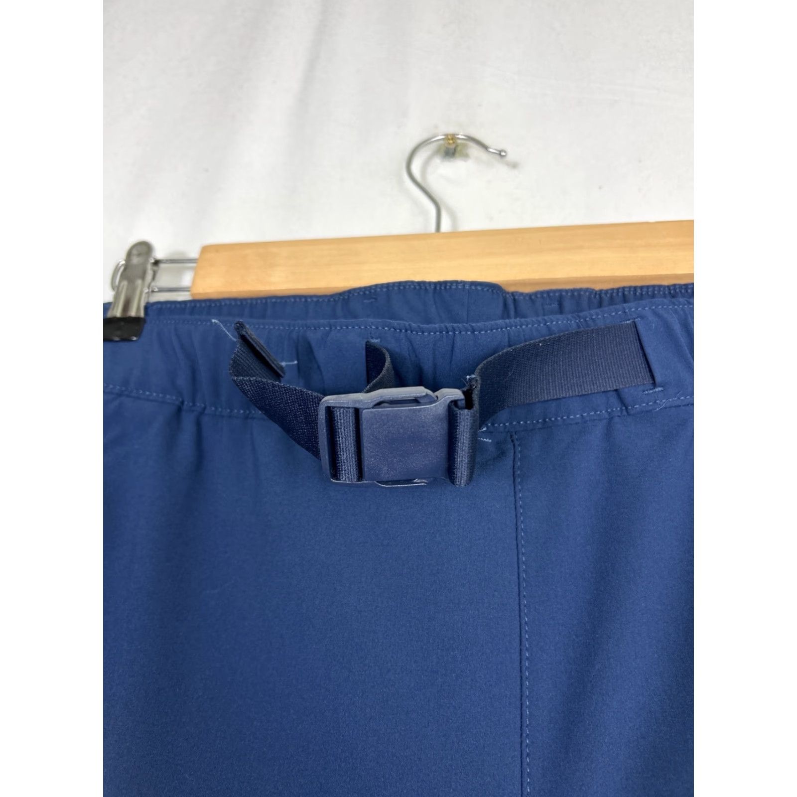 Eddie Bauer Eddie Bauer Womens Size 16 Travex Belted Navy Pants Cargo Cropped 36x23 Size 38" / US 16 / IT 52 - 6 Thumbnail