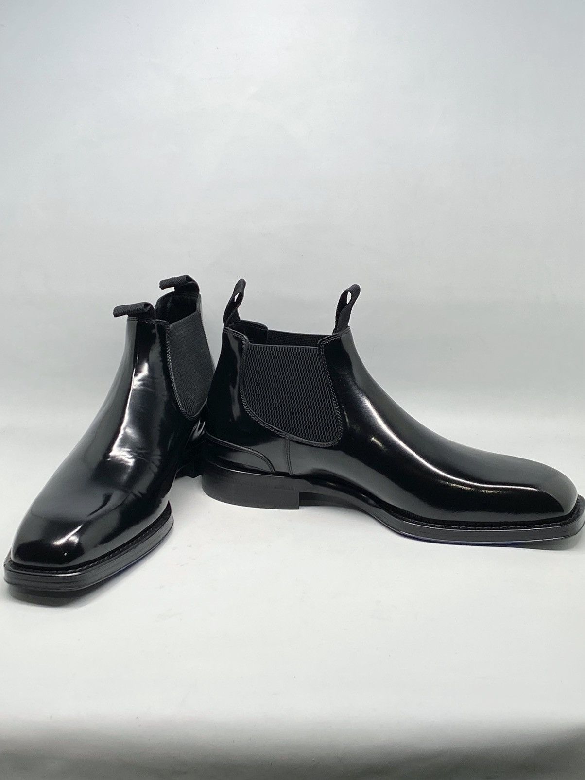Burberry Square-Toe Leather Chelsea Boots size 41/us size 8