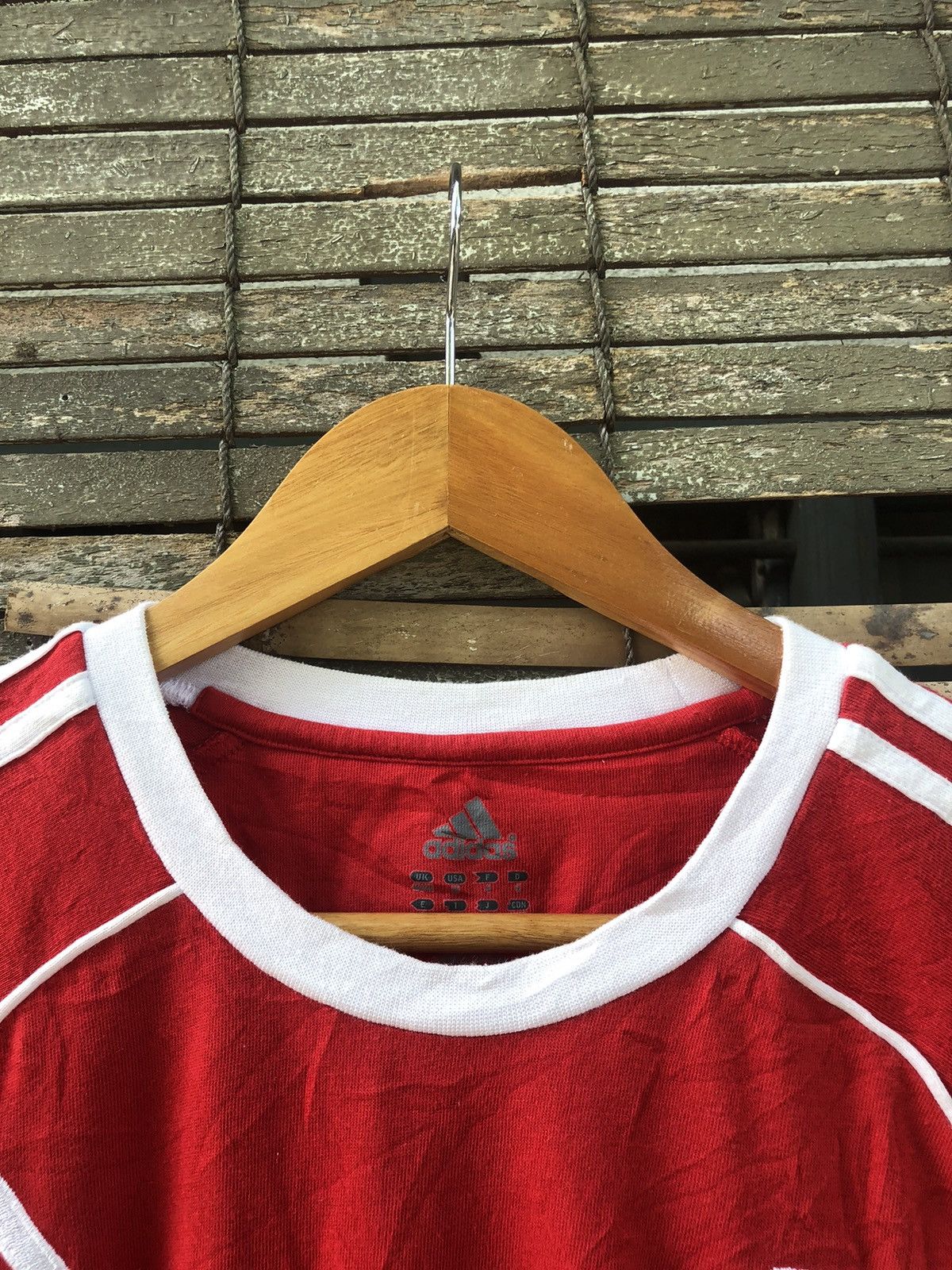 Adidas 🔥Vintage Y2k🔥 Adidas Liverpool Carlsbery Embroidered Tee Size US L / EU 52-54 / 3 - 6 Thumbnail