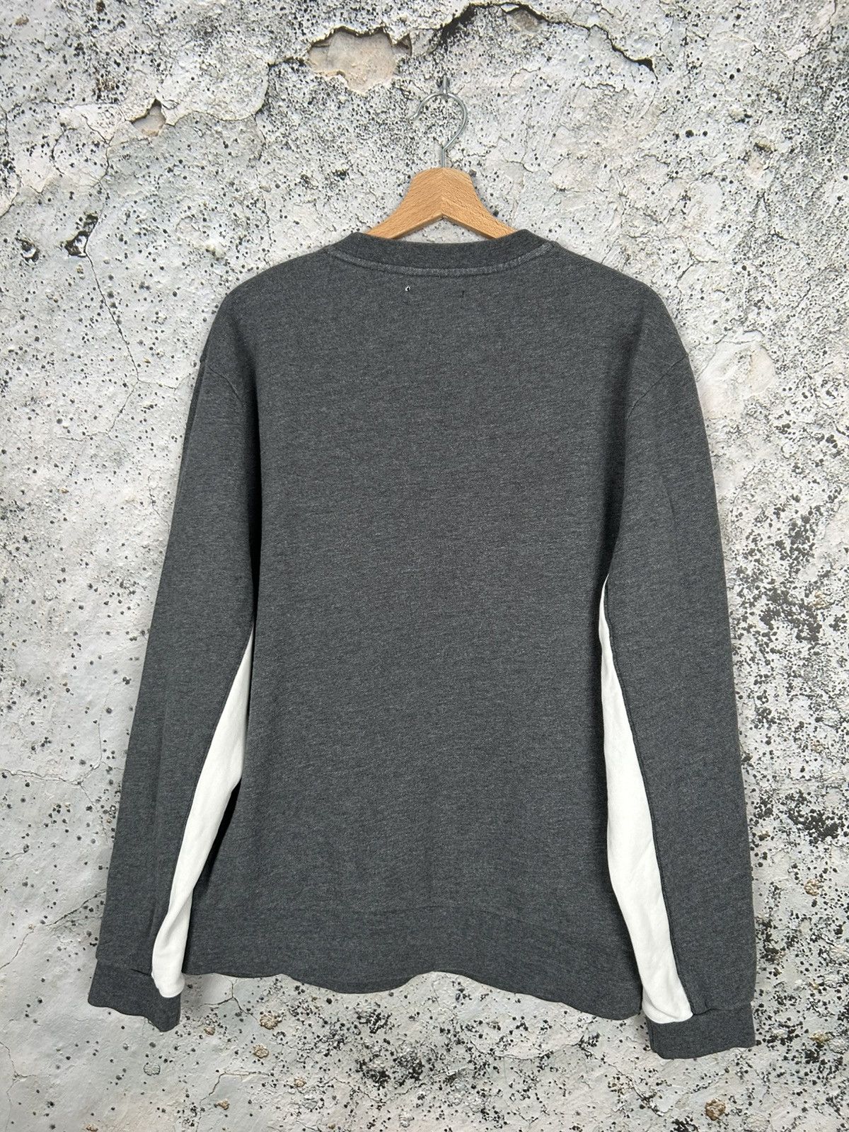 Fred Perry Vintage Fred Perry Logo Crewneck Streetwear Baggy Rap 90s Size US M / EU 48-50 / 2 - 4 Thumbnail