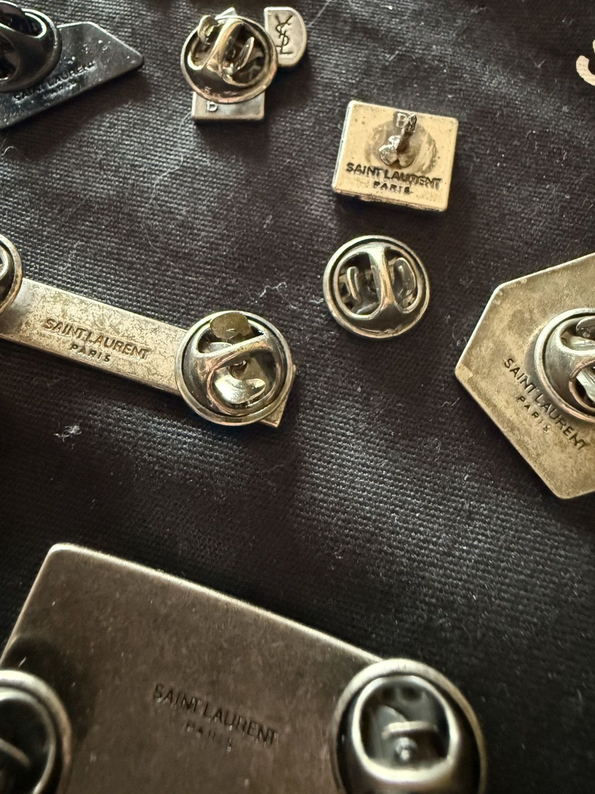 Saint Laurent Paris FW15 Saint Laurent pin set 24 + 6 30 pieces lighter star etc Size ONE SIZE - 19 Thumbnail