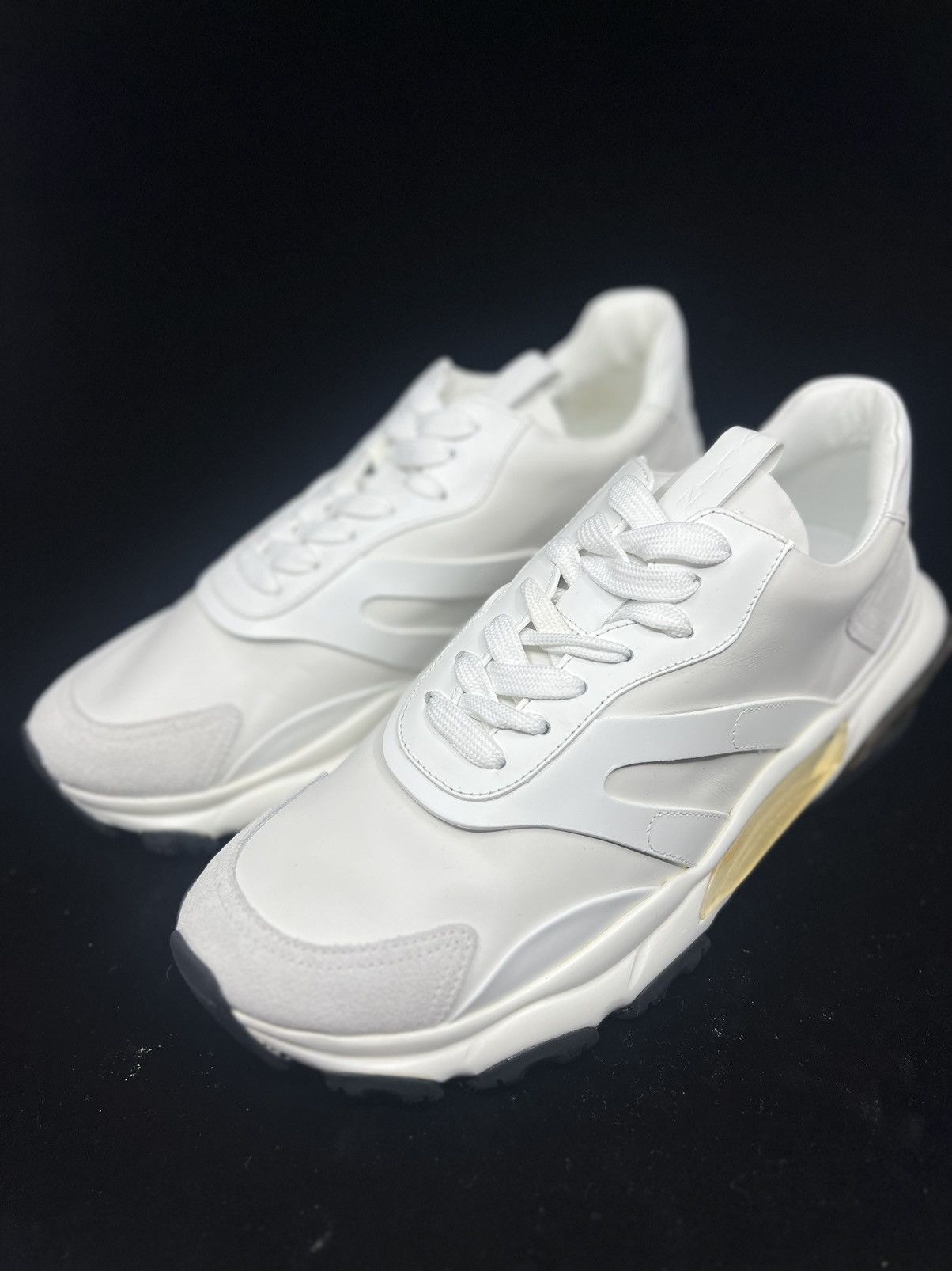 Valentino Valentino White Leather Sneaker size 42/US9 Size US 9 / EU 42 - 2 Thumbnail
