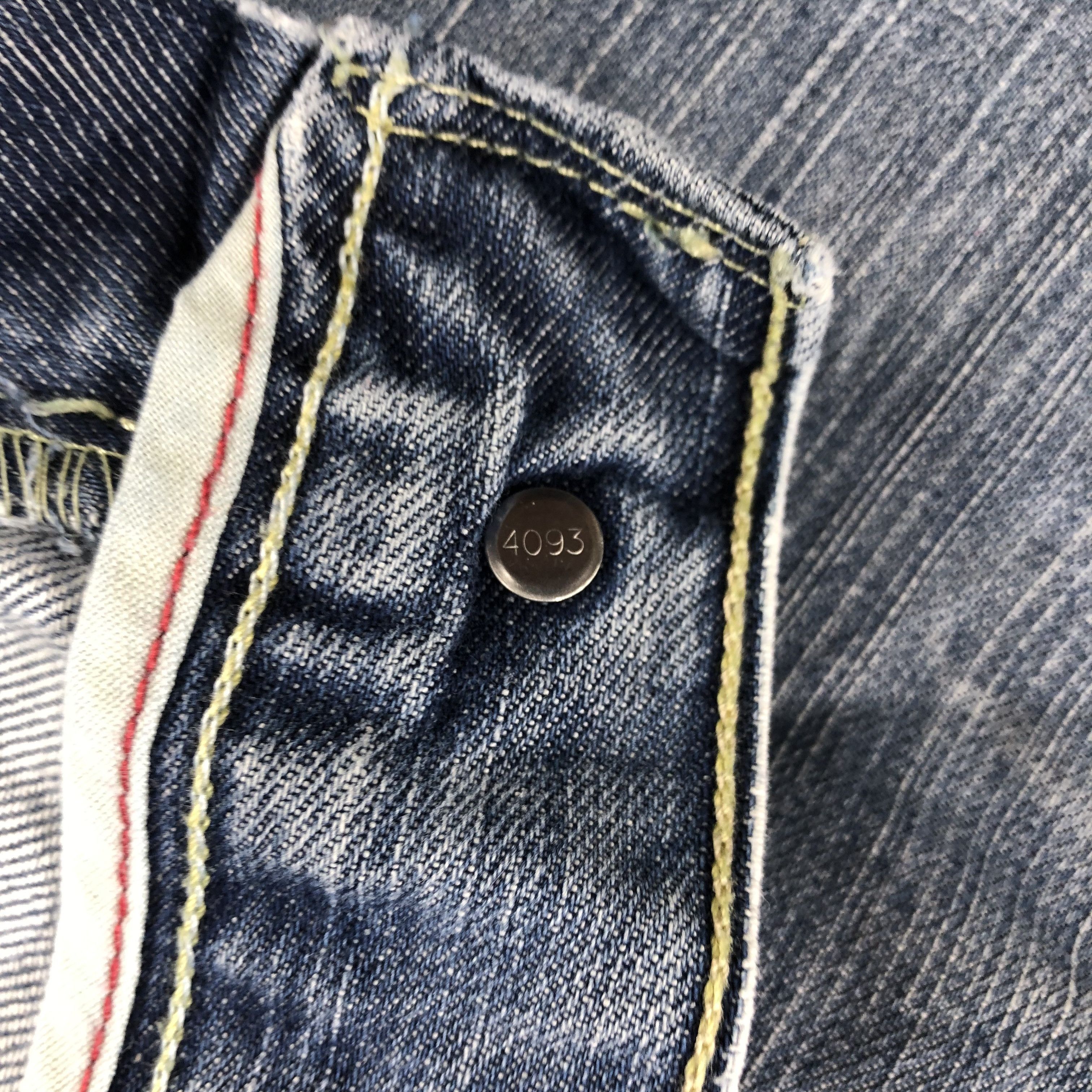 Levi's × Vintage Vintage Blue Wash Levis 569 Jeans-JM2942 Size US 34 / EU 50 - 14 Thumbnail