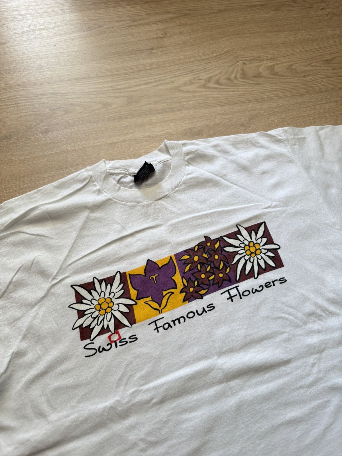 Vintage Vintage 90s Switzerland Swiss Famous Flowers Outdoor T-Shirt Size US XL / EU 56 / 4 - 2 Thumbnail
