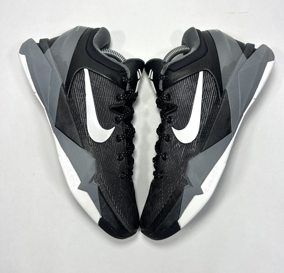 Nike Kobe 'Black Wolf Grey' (488371 001) Shoes Size: M