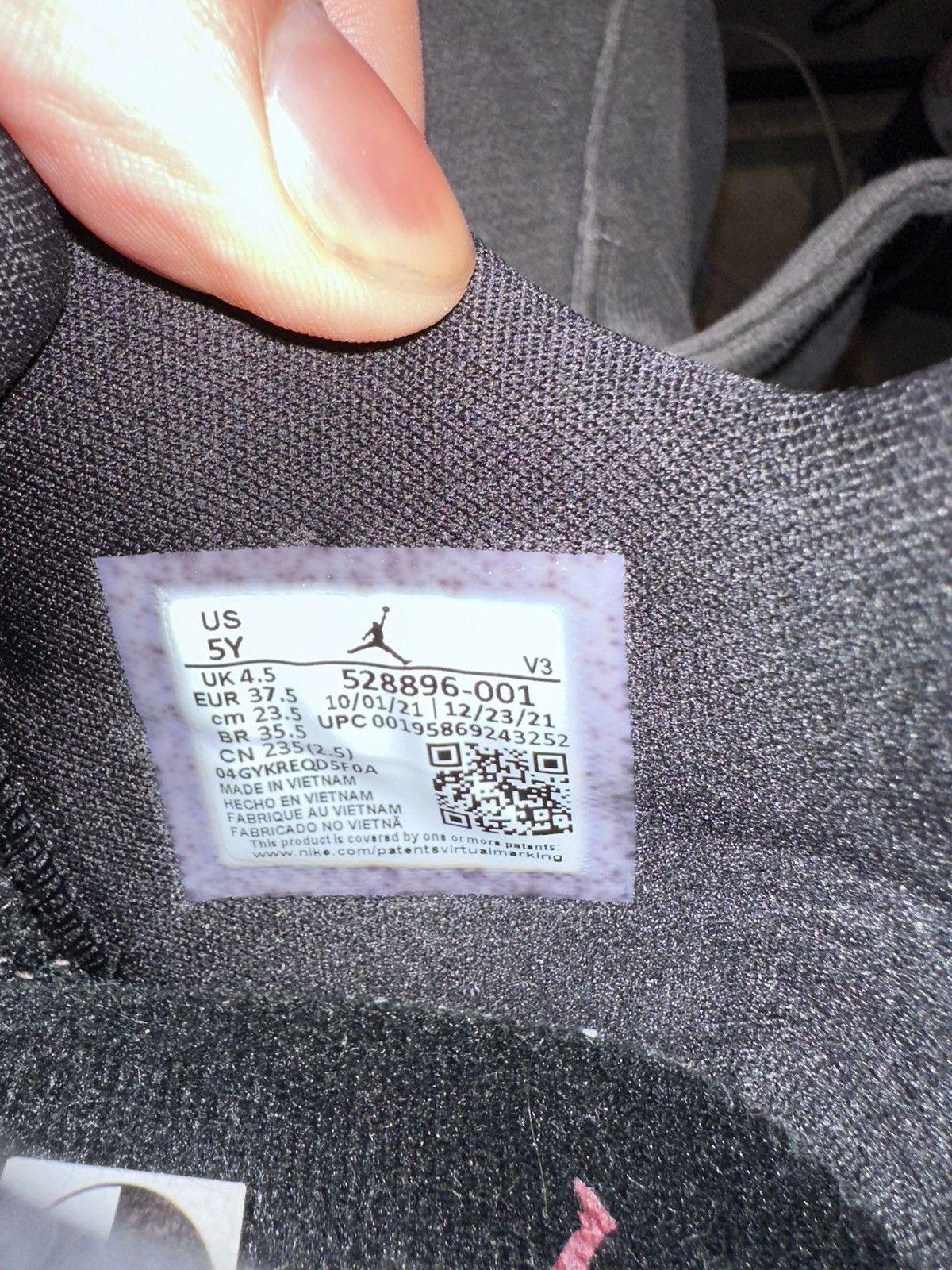 Jordan Brand × Nike Air Jordan 11 72-10 Low Size US 5 / EU 37 - 6 Thumbnail