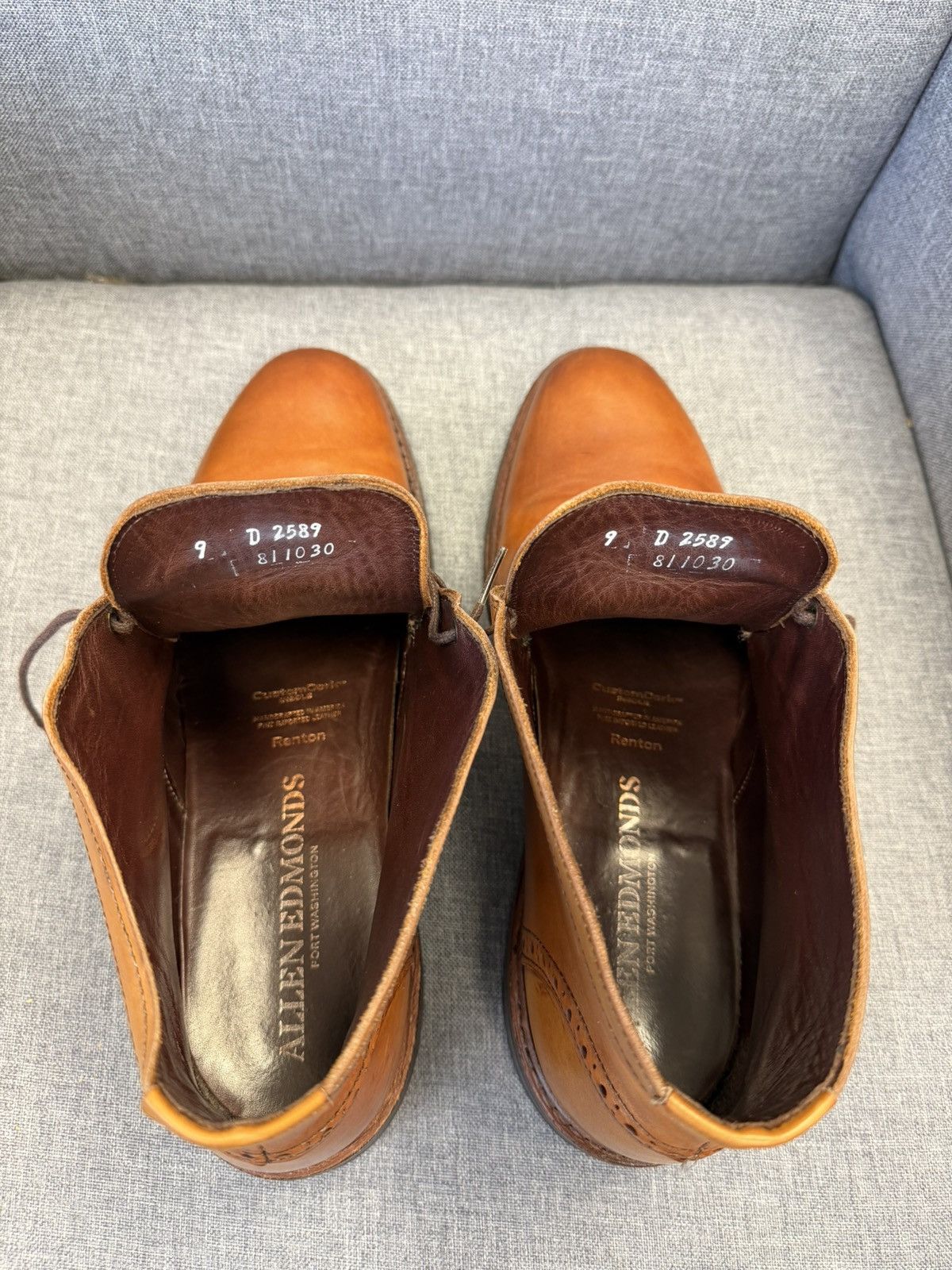 Allen Edmonds FINAL PRICE DROP Chukka Boot in Walnut Calfskin Size US 9 / EU 42 - 9 Thumbnail