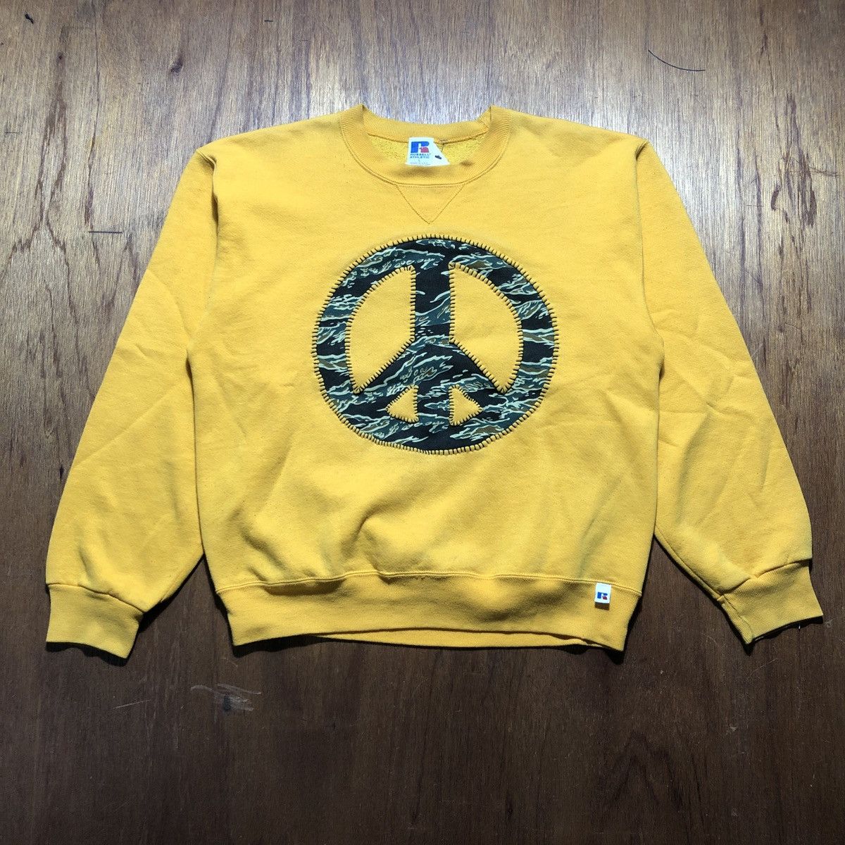 Russell Athletic × Vintage Vintage Russell Athletic Custom Made “Peace” Size US L / EU 52-54 / 3 - 1 Thumbnail