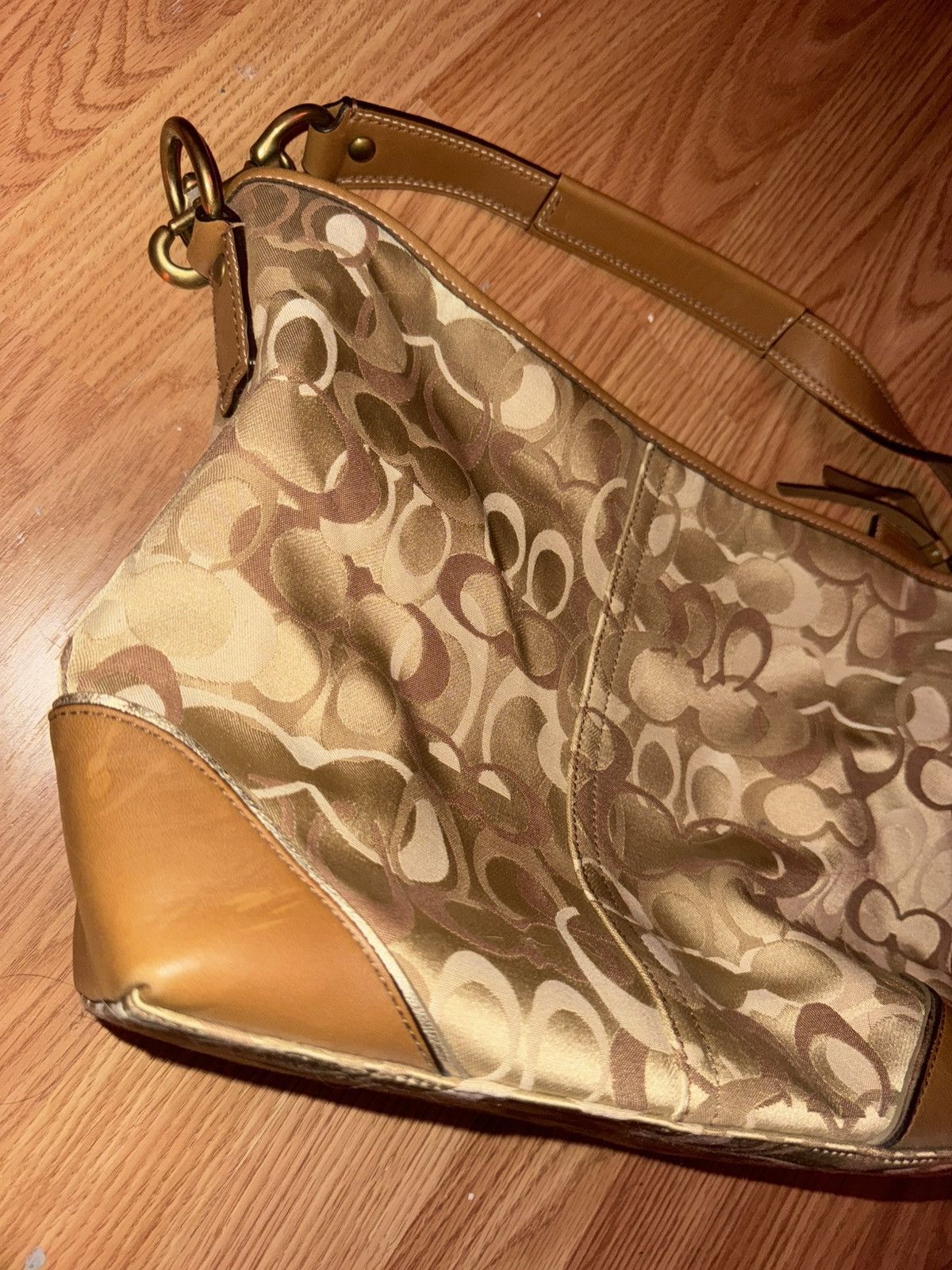 Coach Coach Signature Purse & Wallet Biege Shoulder Bag Size ONE SIZE - 3 Thumbnail