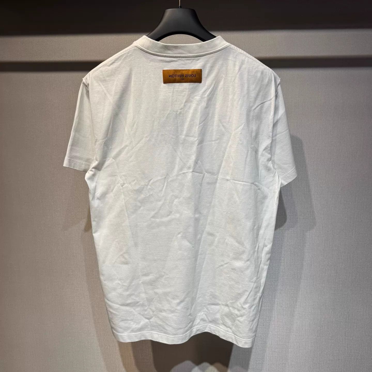 Louis Vuitton Louis Vuitton White Embossed Short Sleeve T-shirt L Size US L / EU 52-54 / 3 - 2 Thumbnail