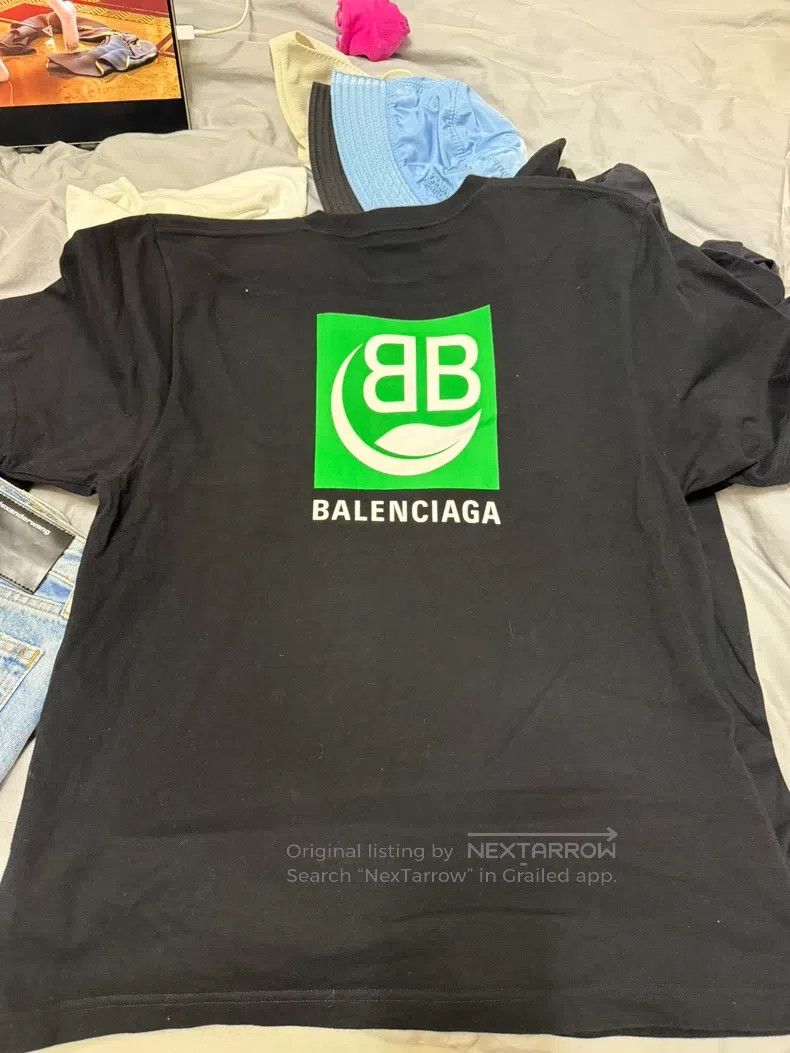 Balenciaga Balenciaga Black Eco-Friendly Short Sleeve Size US S / EU 44-46 / 1 - 5 Thumbnail