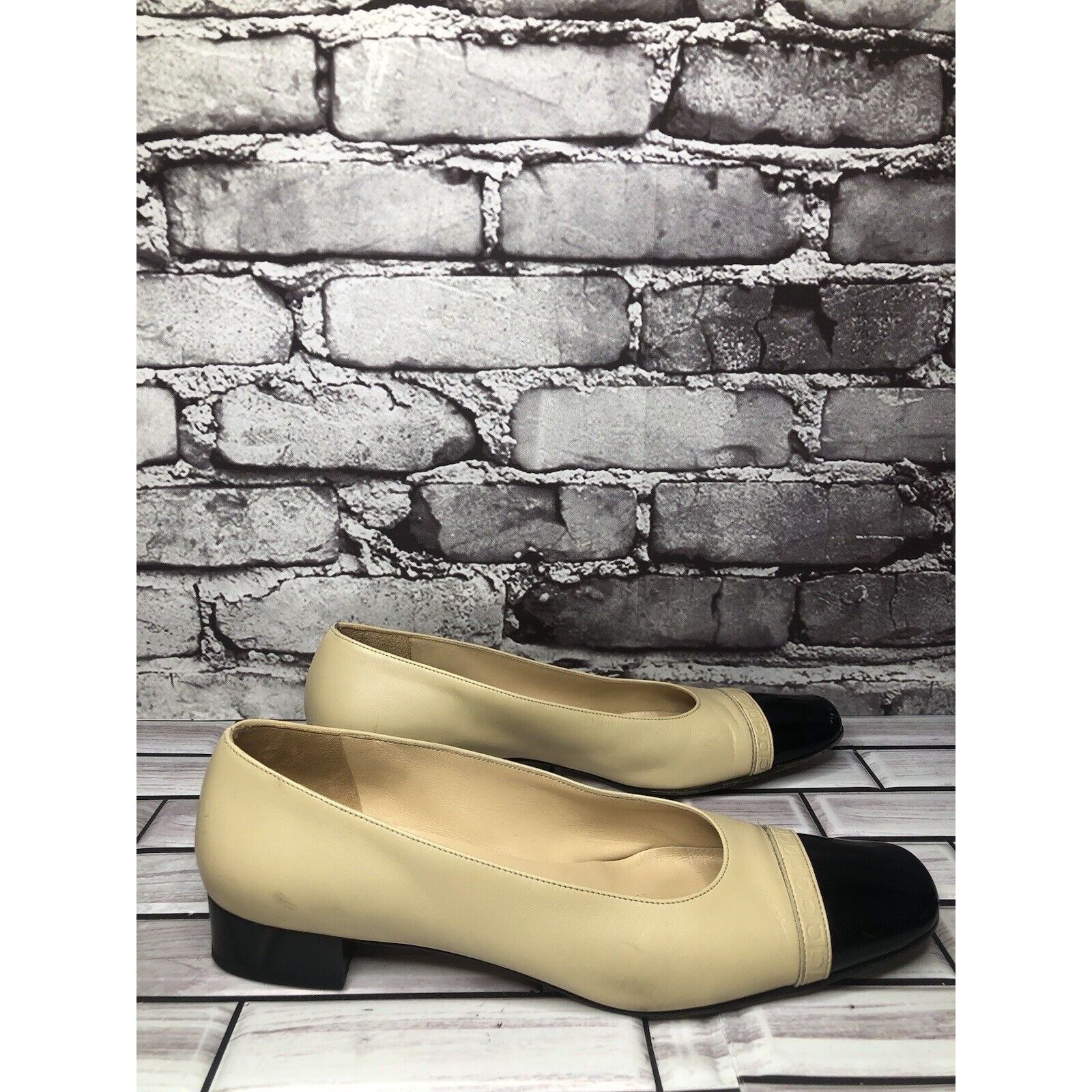 Salvatore Ferragamo Salvatore Ferragamo Marissa Nude Leather Black Cap Toe Pumps Size US 8.5 / IT 38.5 - 18 Thumbnail