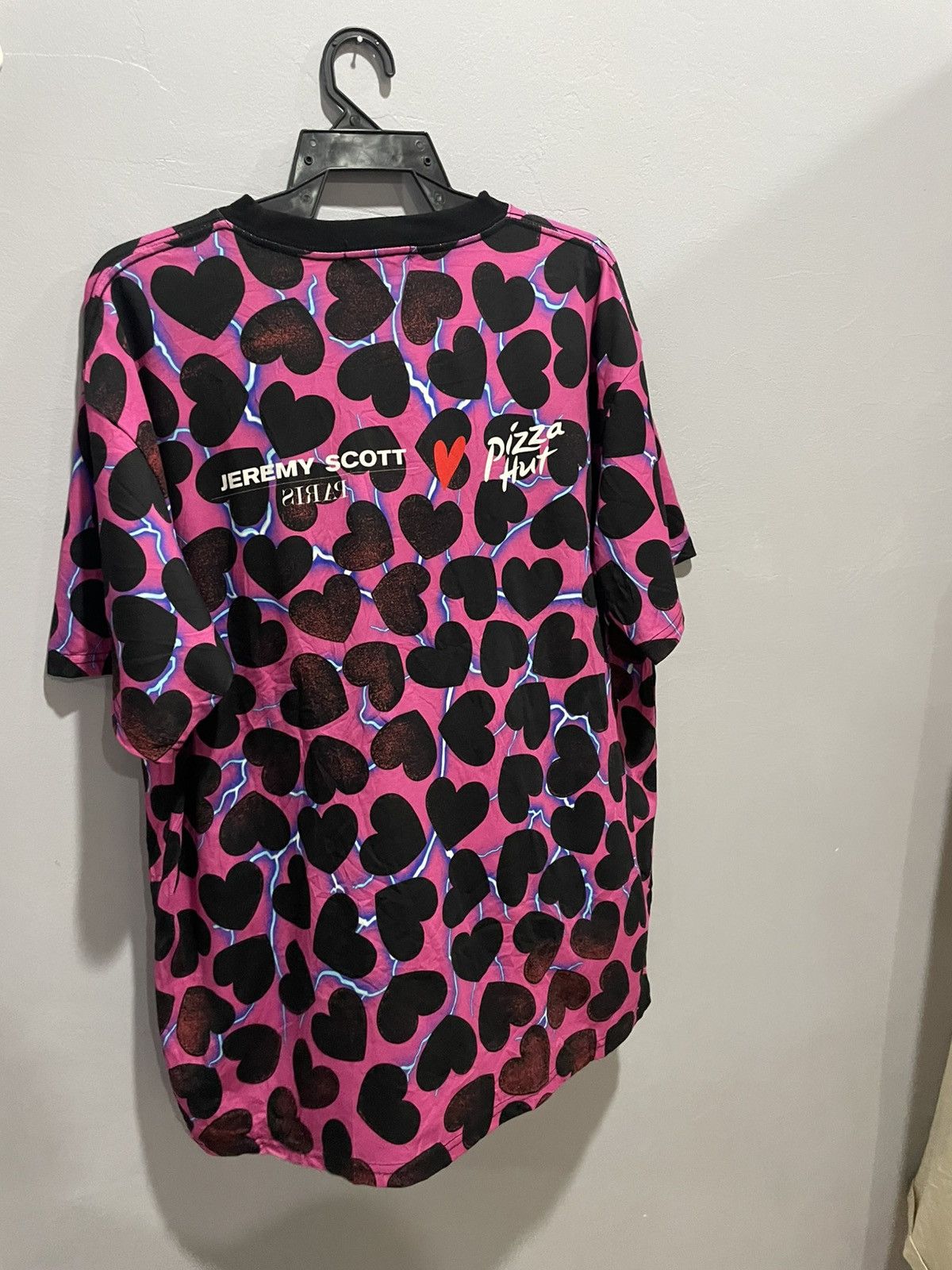 Jeremy Scott Jeremy Scott Heart Shape Box Nirvana Style Pizza Crush Tee Size US L / EU 52-54 / 3 - 9 Thumbnail