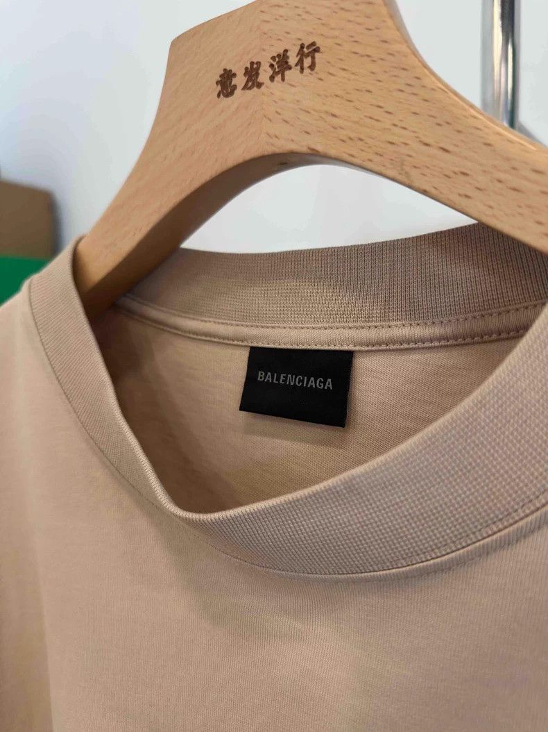 Balenciaga Balenciaga Letter Diamond Encrusted Crew Neck Short Sleeve Size XS / US 0-2 / IT 36-38 - 3 Thumbnail