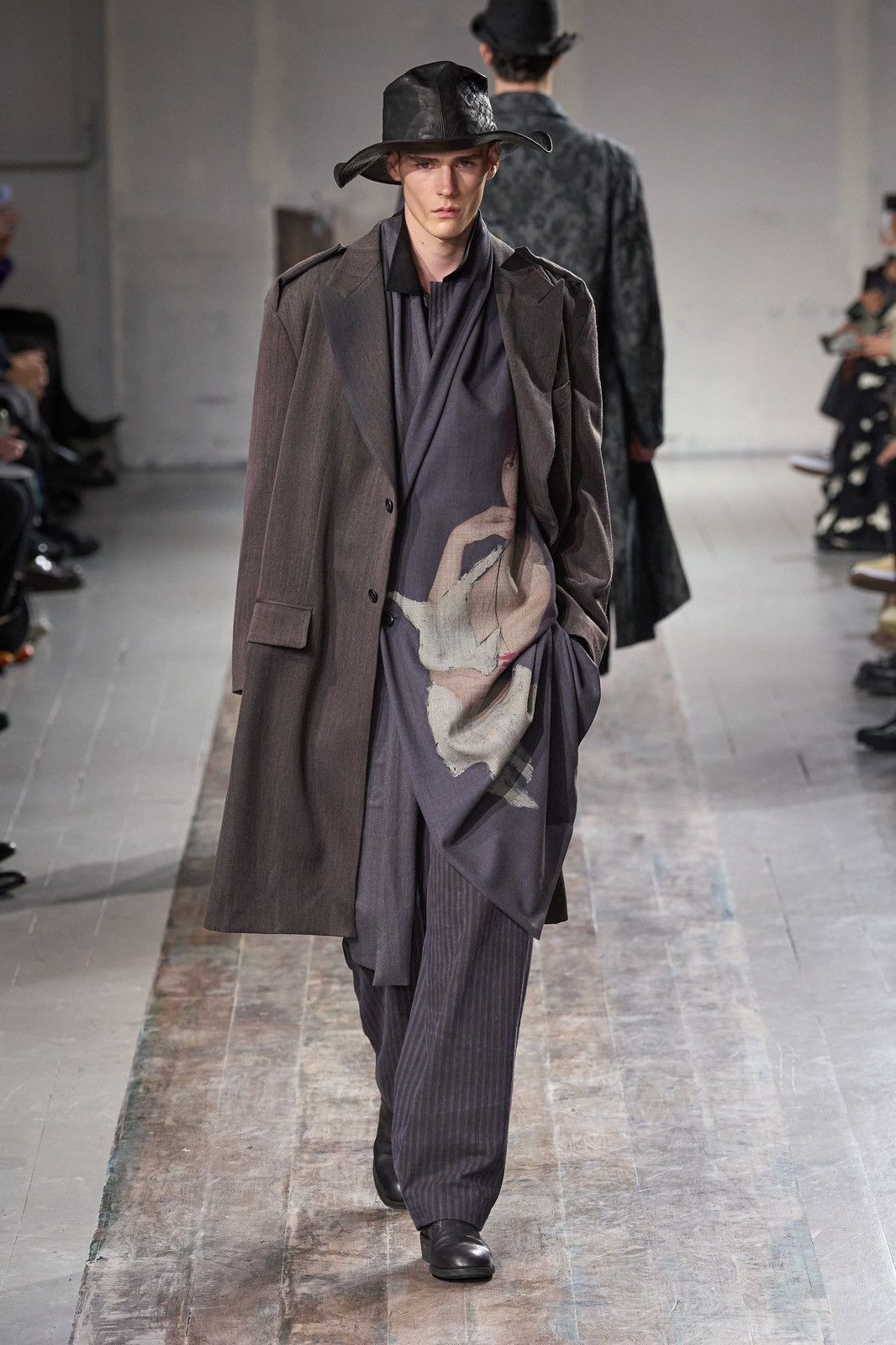 Yohji Yamamoto 24AW Kie5 Print Shawl Collar Coat Size US XL / EU 56 / 4 - 8 Thumbnail