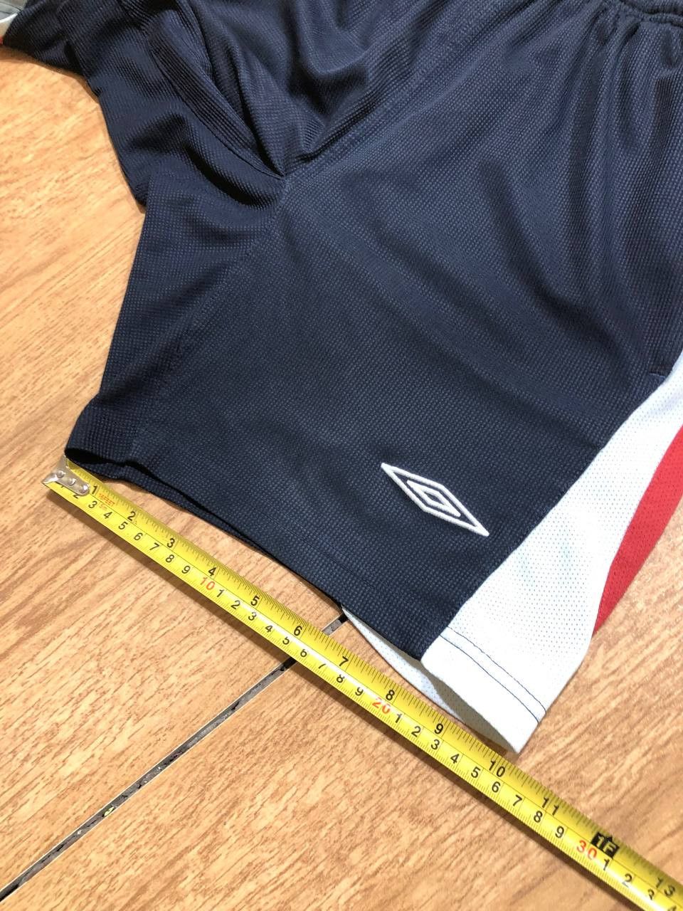 Umbro Umbro England Retro Sports Shorts Pants Football Size US 32 / EU 48 - 14 Thumbnail