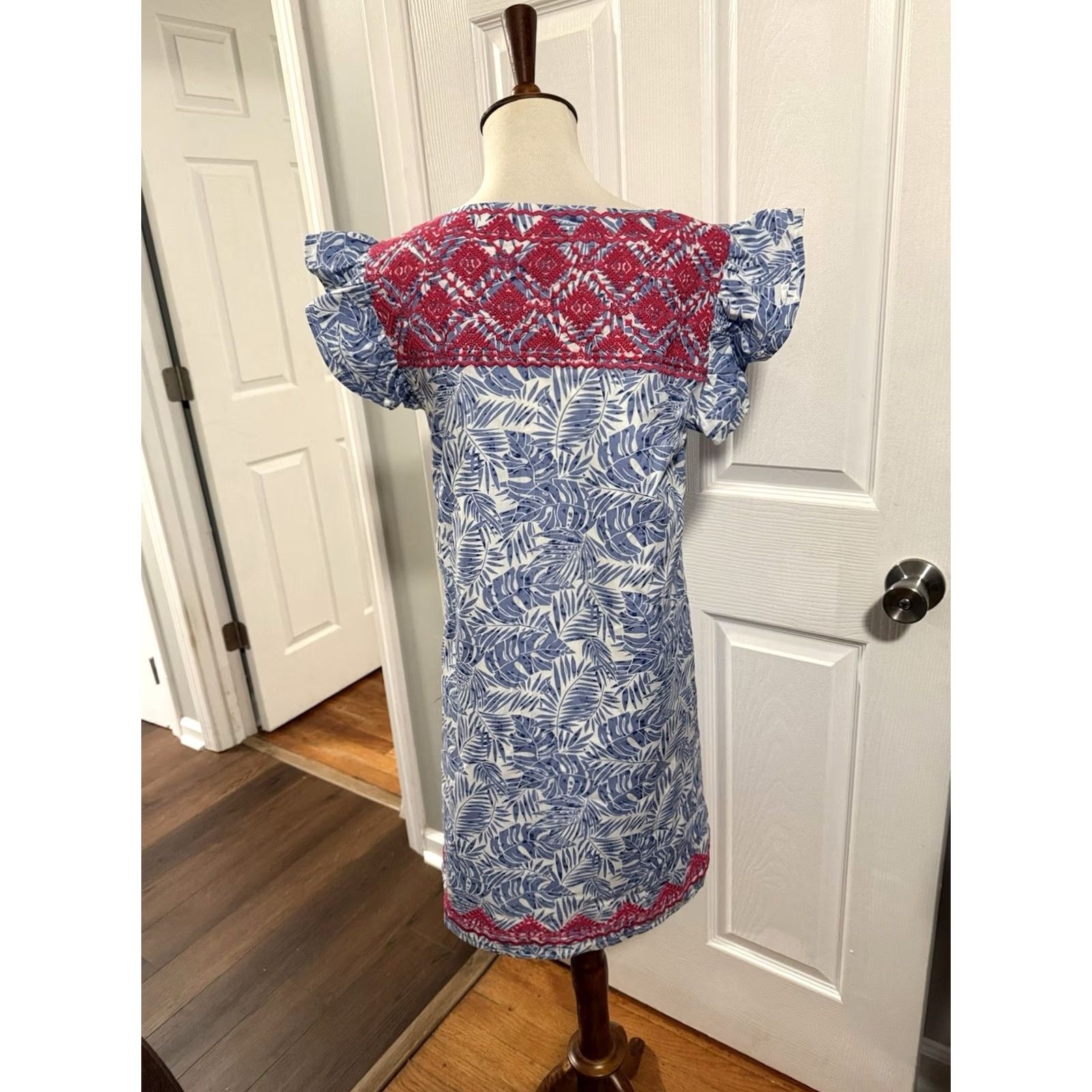 Vintage THML Dress XS blue floral embroidered Flutter Sleeve beach travel casual short sleeve shift dress Womens JS Size XS / US 0-2 / IT 36-38 - 3 Thumbnail