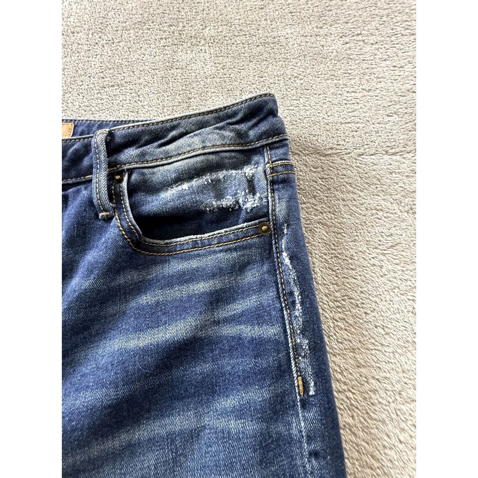 Vintage Driftwood Women's Jean 28 High Rise Distressed Flower Classic Hippie Boho Blue Cotton Blend Denim Size 28" / US 6 / IT 42 - 4 Thumbnail