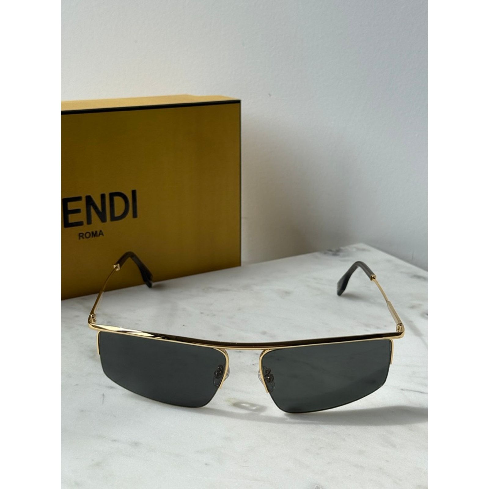 NEW Fendi FE40141U Gold Green Unisex Sunglasses display picture 1