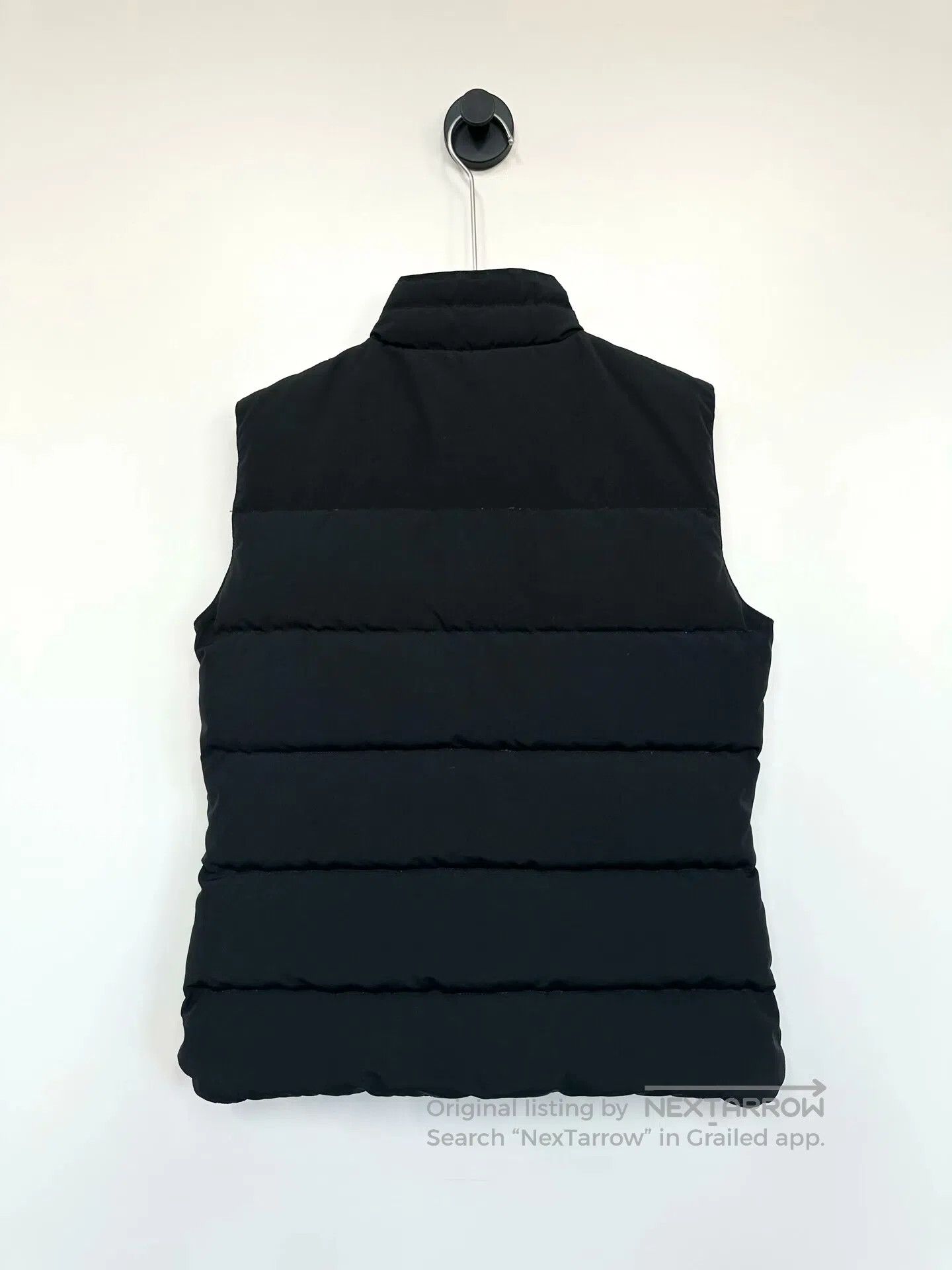Canada Goose Canada Goose Black down jacket with a logo on the chest| Size US M / EU 48-50 / 2 - 2 Thumbnail