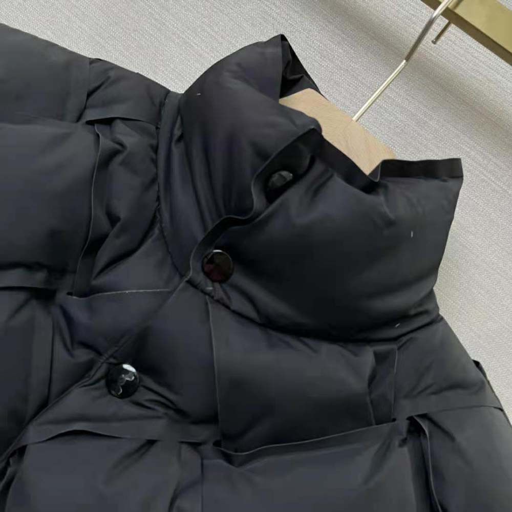 Bottega Veneta o1n1vont1224 Vest in Black Size S / US 4 / IT 40 - 6 Thumbnail