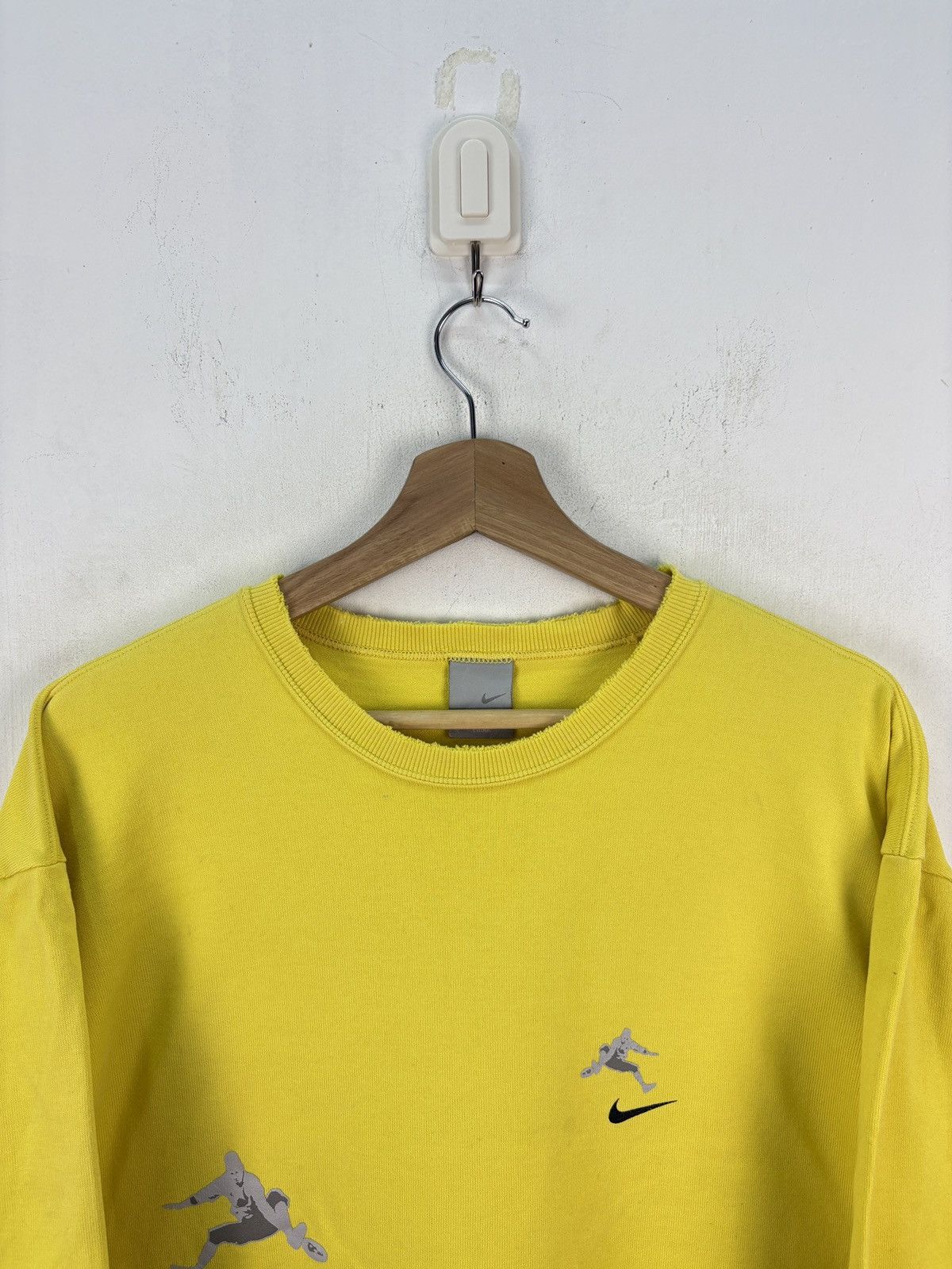 Nike Vintage Distressed Nike Frisbee Sport Long Sleeve Yellow Size US L / EU 52-54 / 3 - 2 Thumbnail