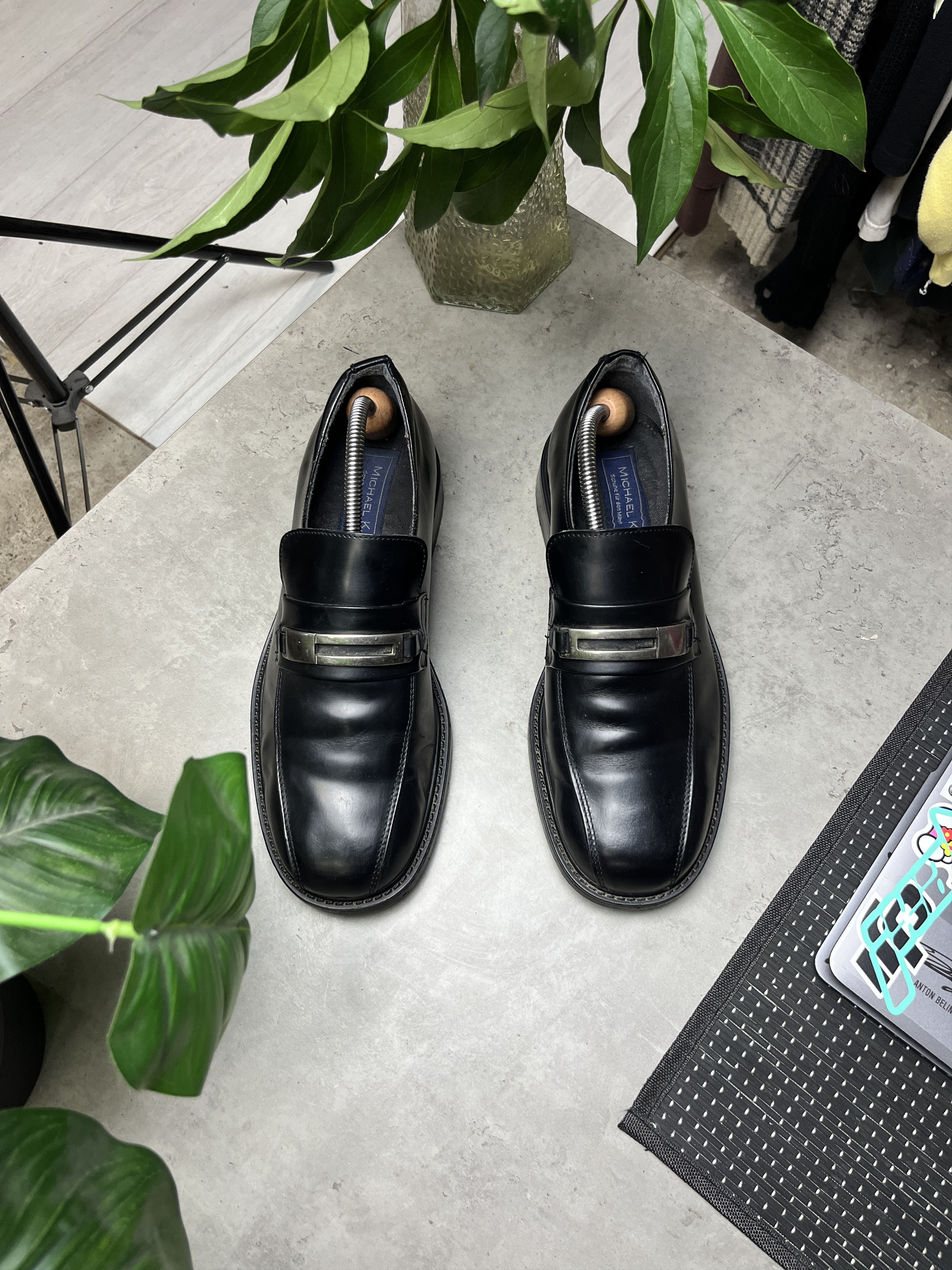 Michael Kors 1990s MICHAEL K. BLACK LEATHER METAL BIT LOAFERS - 5105 Size US 9 / EU 42 - 1 Thumbnail