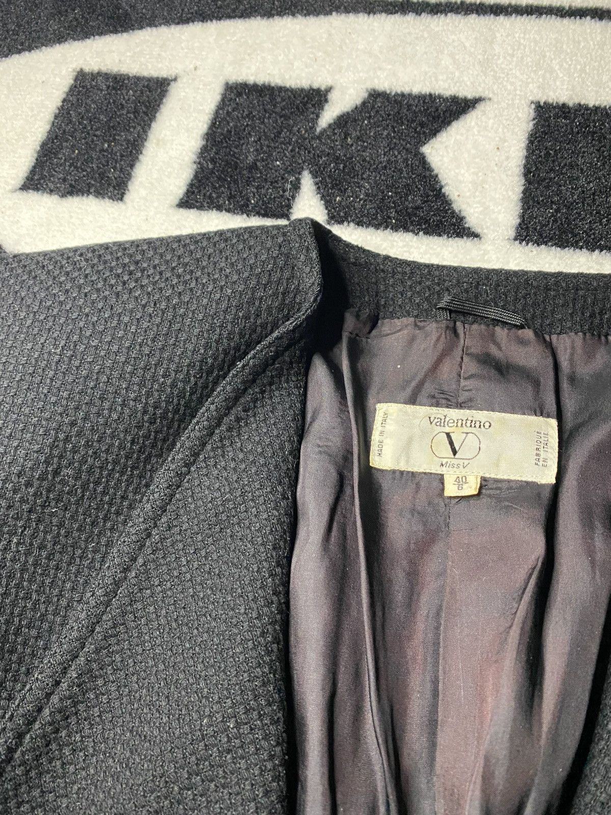 Valentino Valentino Blazer Vintage Miss V, 1980s Size 40S - 3 Thumbnail