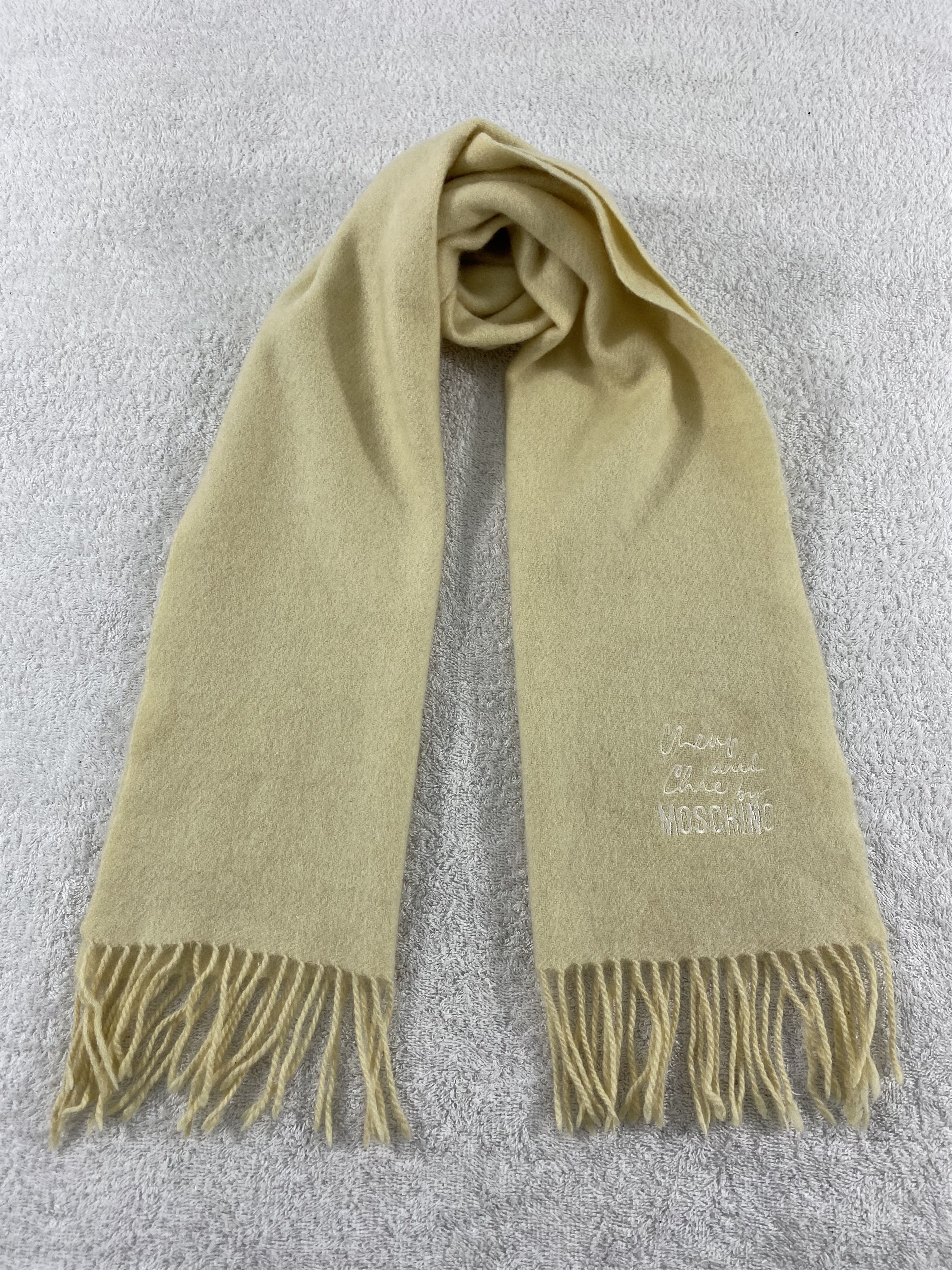 Vintage Moschino Scarf / Muffler / Neckwear - WW1701 Size ONE SIZE - 1 Thumbnail