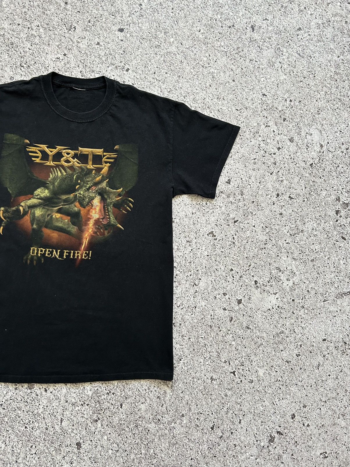 Band Tees Y&T Open Fire World Tour 2017 Rock Band T-Shirt Hype Y2K Size US M / EU 48-50 / 2 - 5 Thumbnail