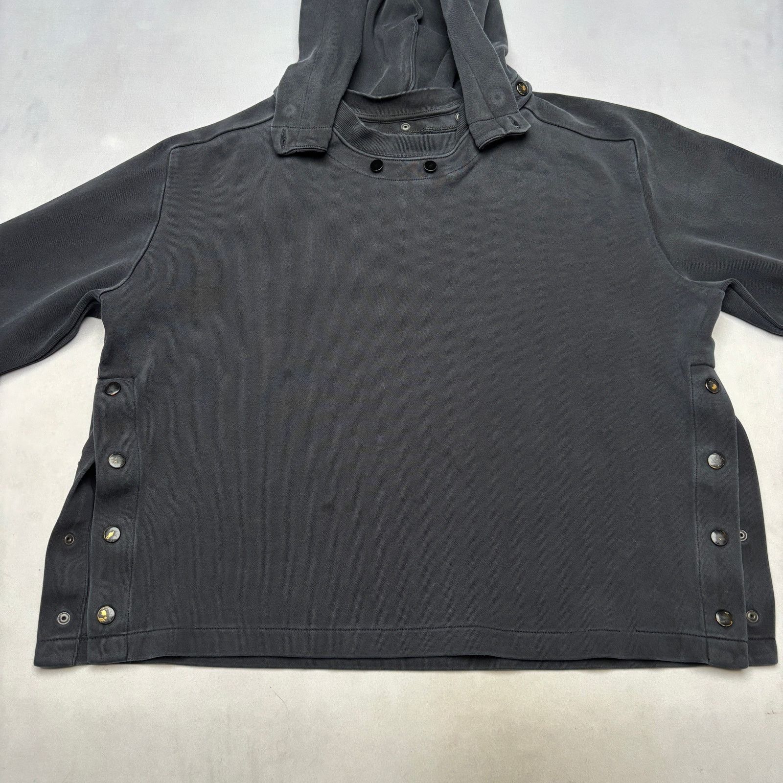McQ Alexander McQueen McQ by Alexander McQueen Snap Boxy Crop Hoodie XL Size US XL / EU 56 / 4 - 2 Thumbnail