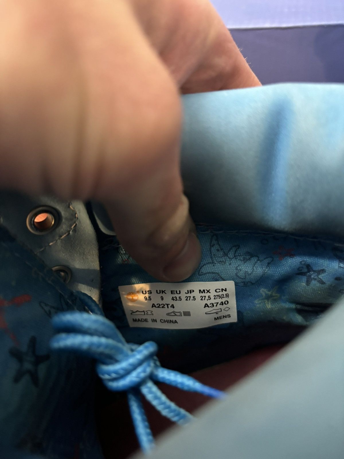 Timberland Timberland 6 Inch Suede Boots SpongeBob Jellyfish Blue Size US 9.5 / EU 42-43 - 8 Thumbnail