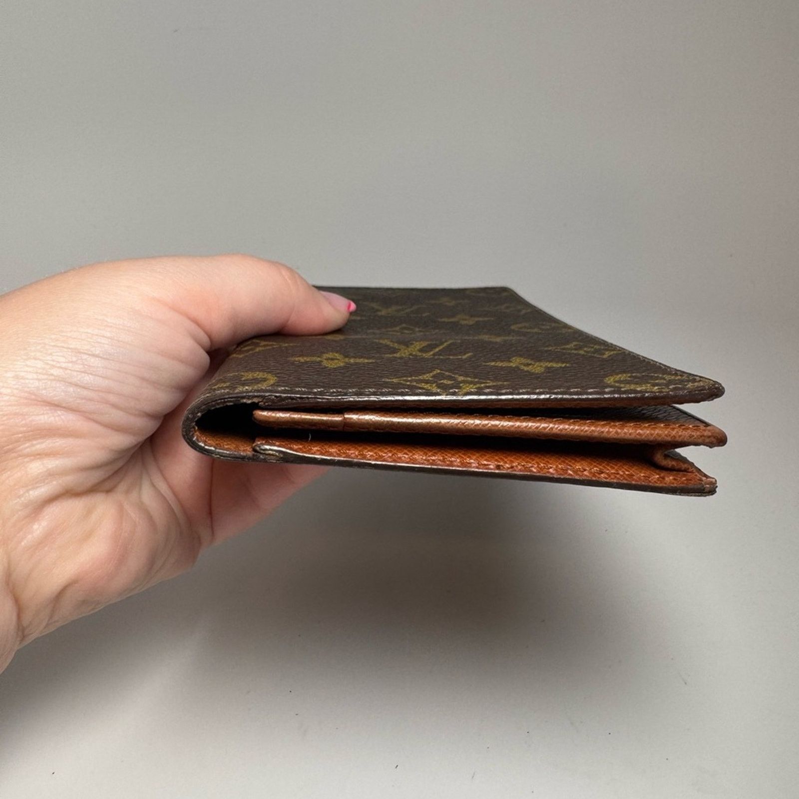 Louis Vuitton Louis Vuitton Monogram Porte Valeurs Cartes Wallet/Passport Size ONE SIZE - 4 Thumbnail